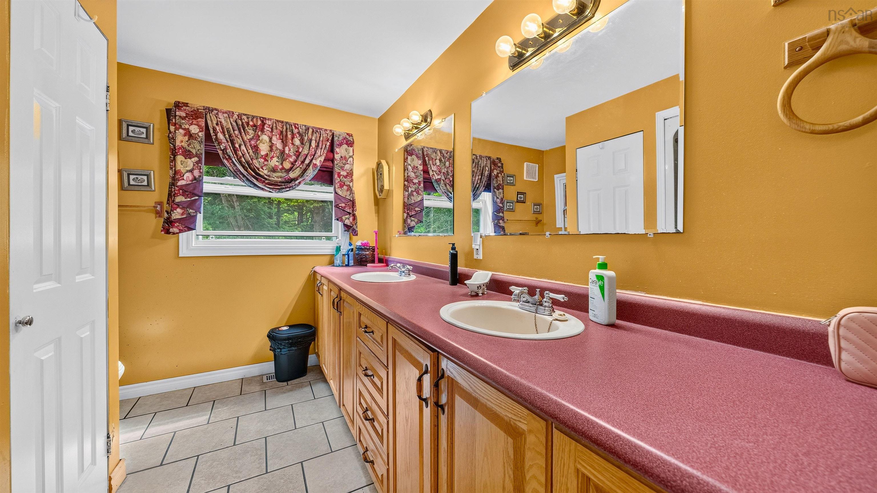 $559,900.00: 70 Station Road, Kinsac