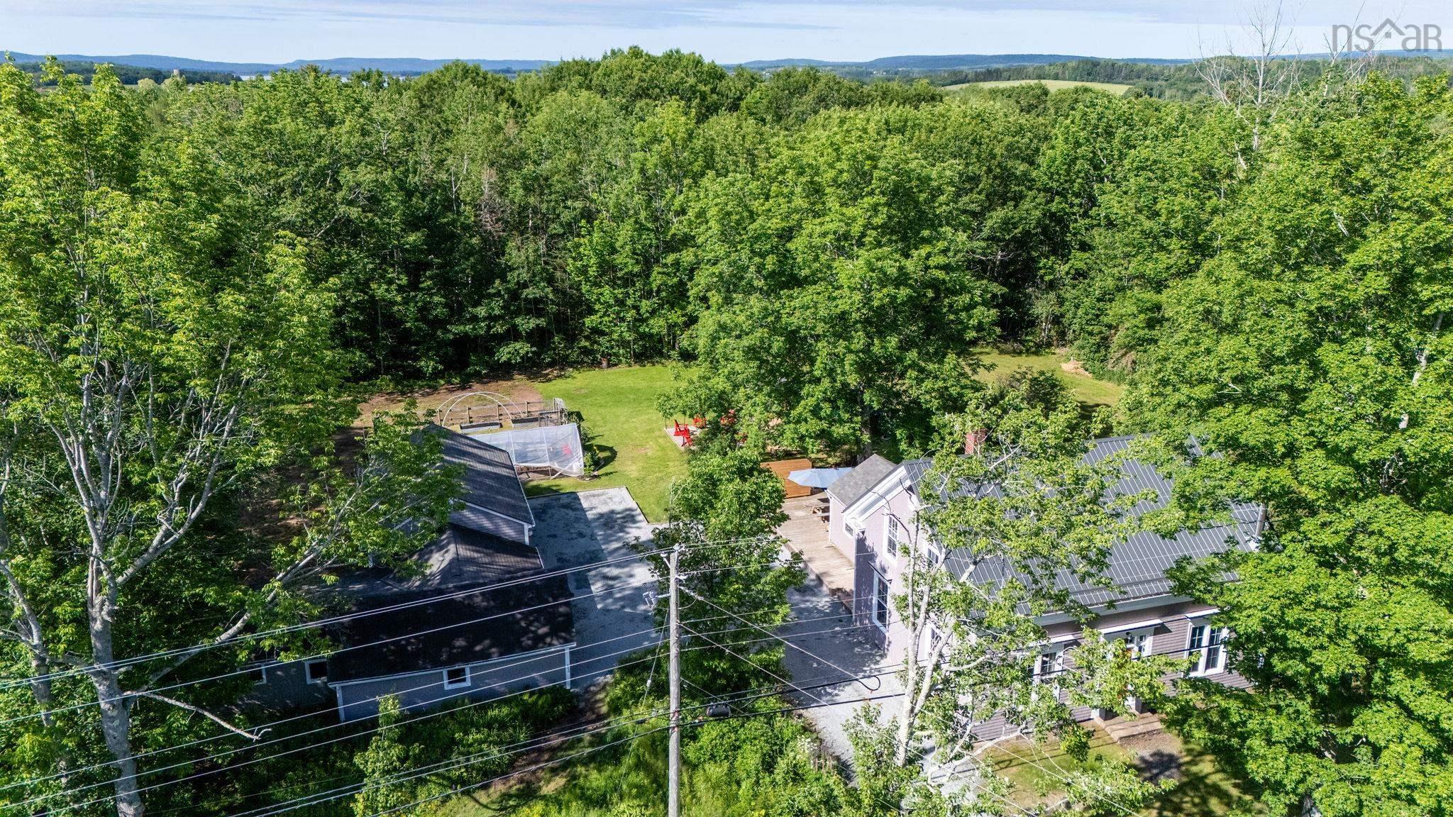 $649,900.00: 3473 Highway 215, Centre Burlington
