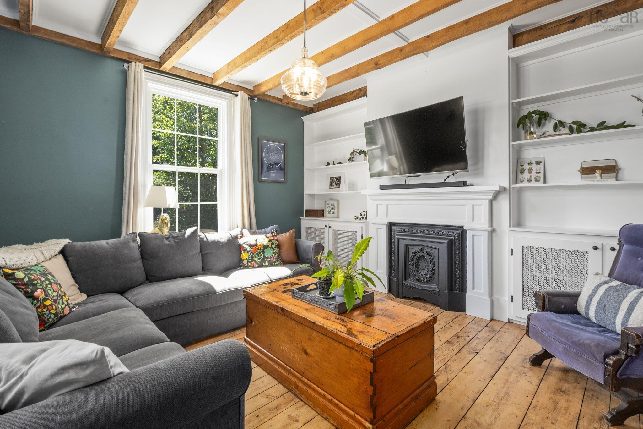 $649,900.00: 3473 Highway 215, Centre Burlington