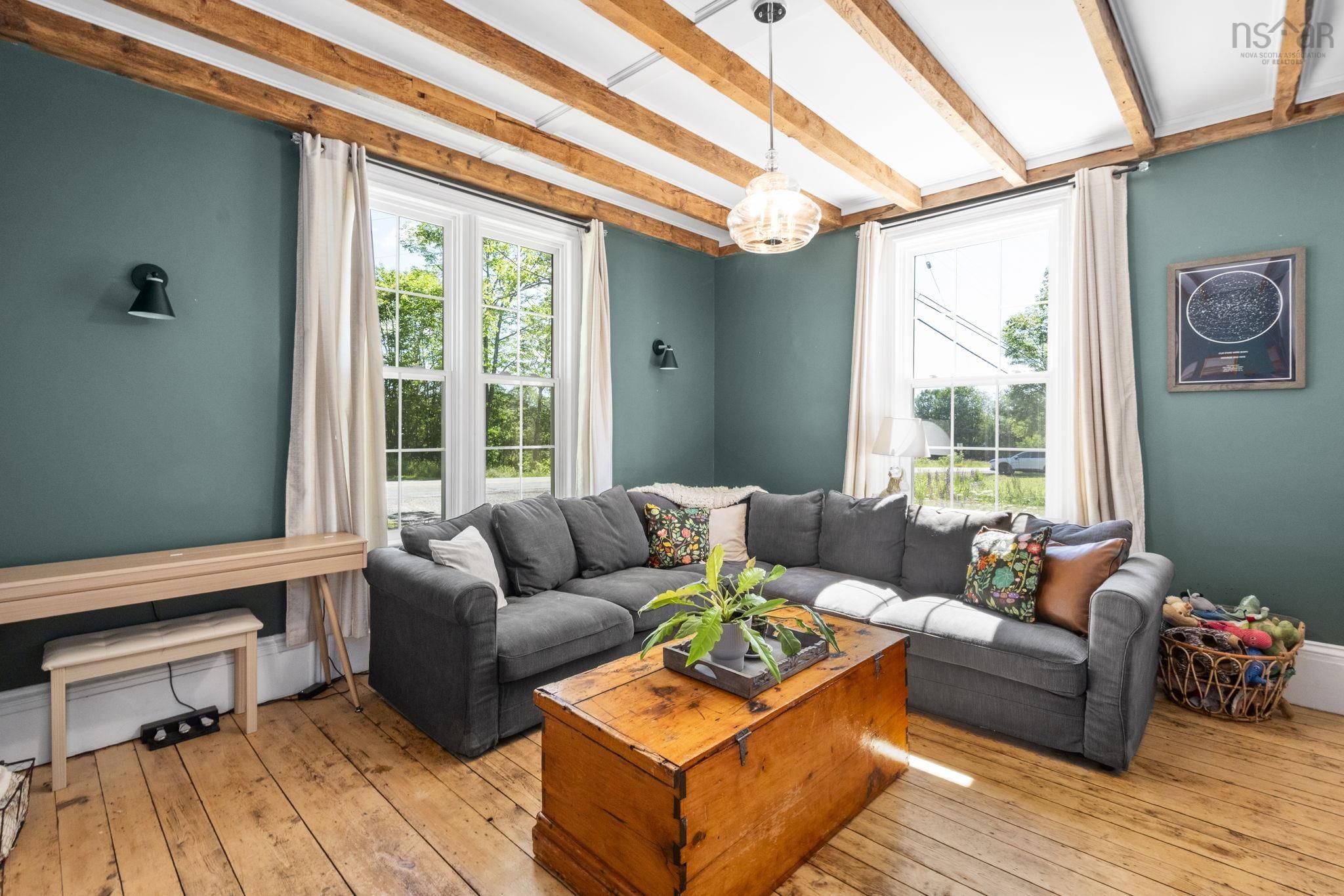 $649,900.00: 3473 Highway 215, Centre Burlington