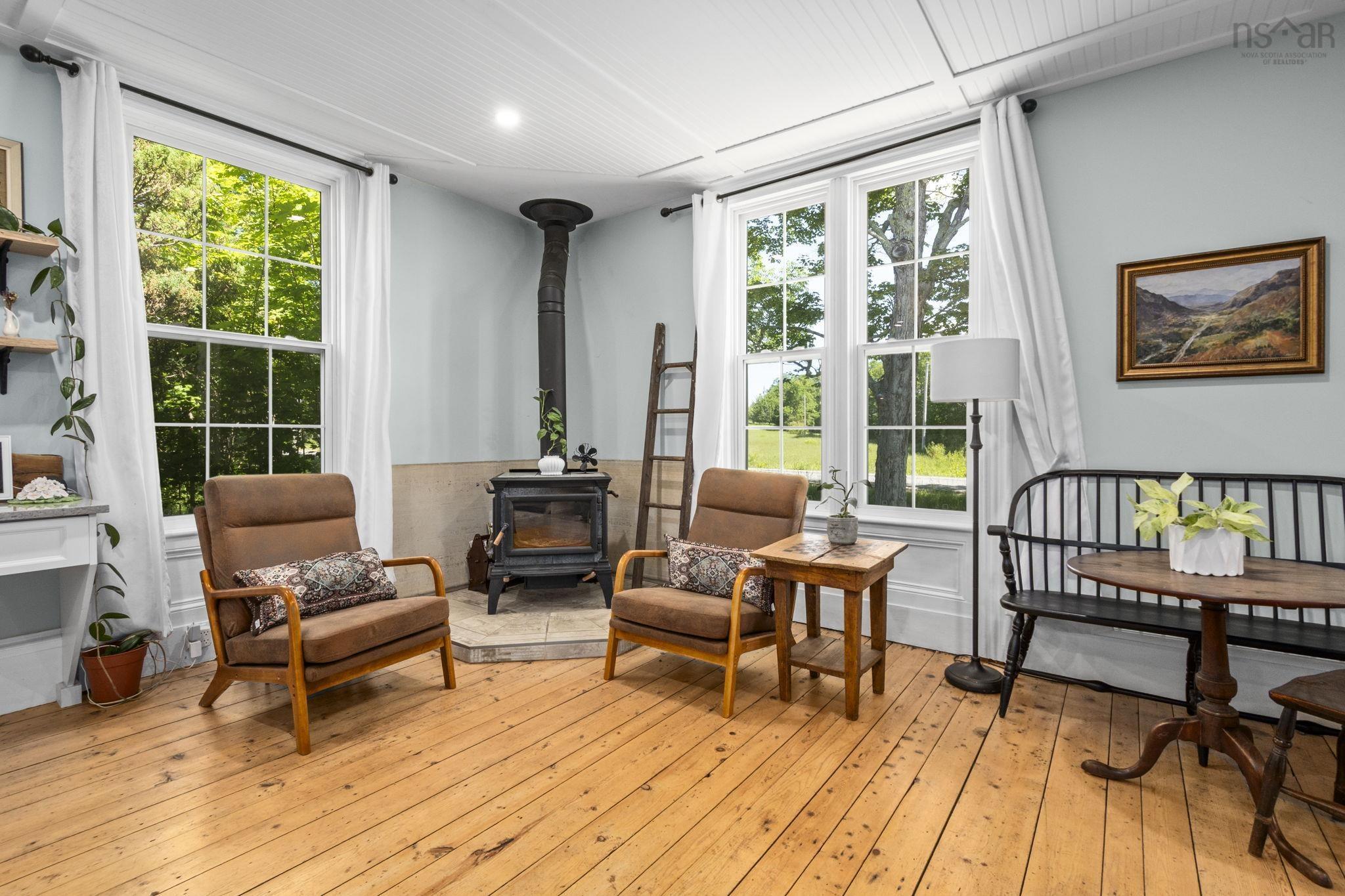 $649,900.00: 3473 Highway 215, Centre Burlington