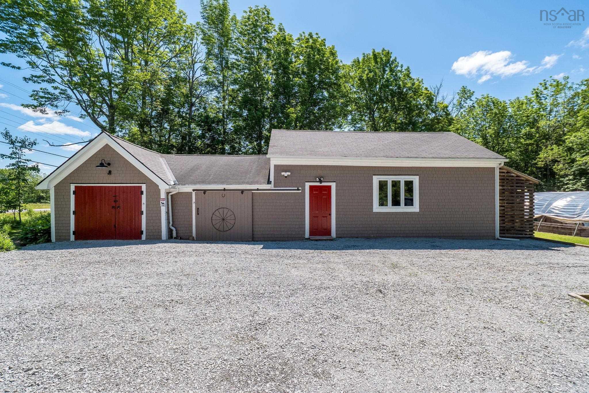 $649,900.00: 3473 Highway 215, Centre Burlington