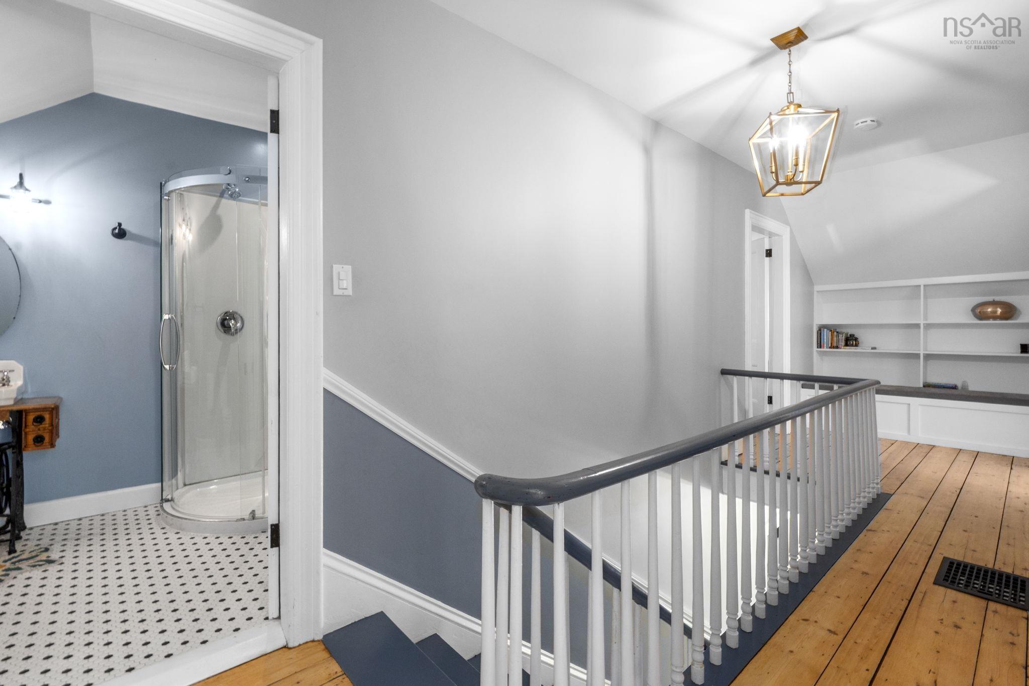 $649,900.00: 3473 Highway 215, Centre Burlington