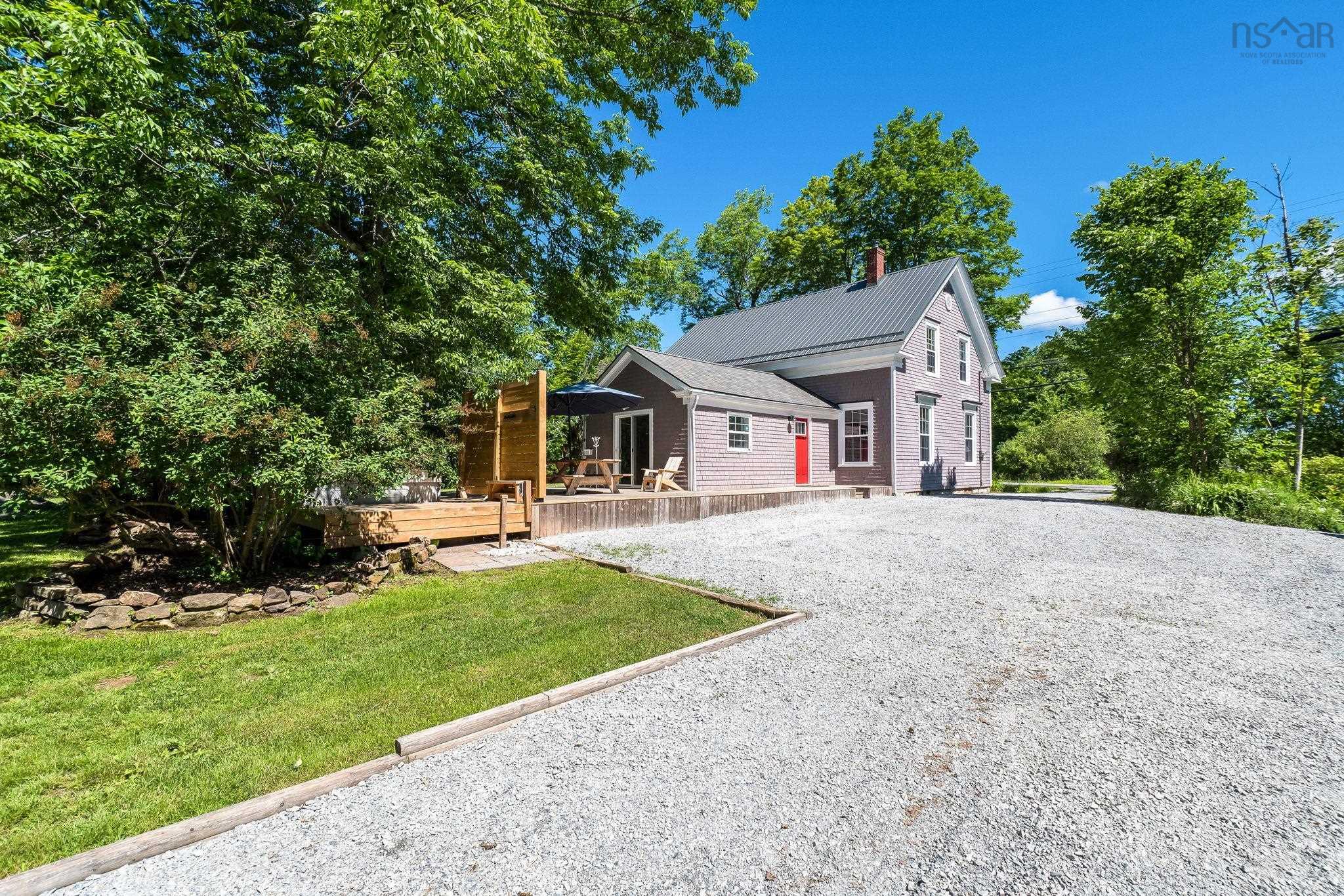 $649,900.00: 3473 Highway 215, Centre Burlington