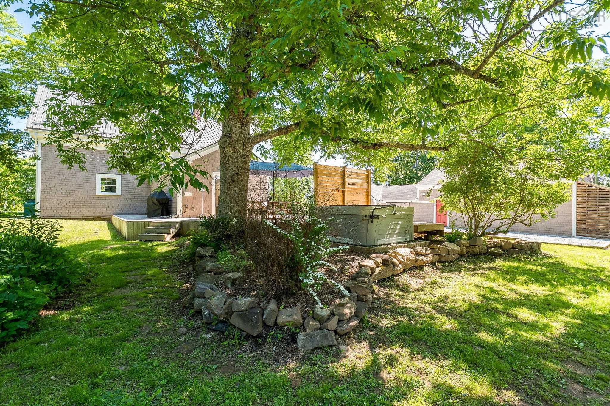 $649,900.00: 3473 Highway 215, Centre Burlington