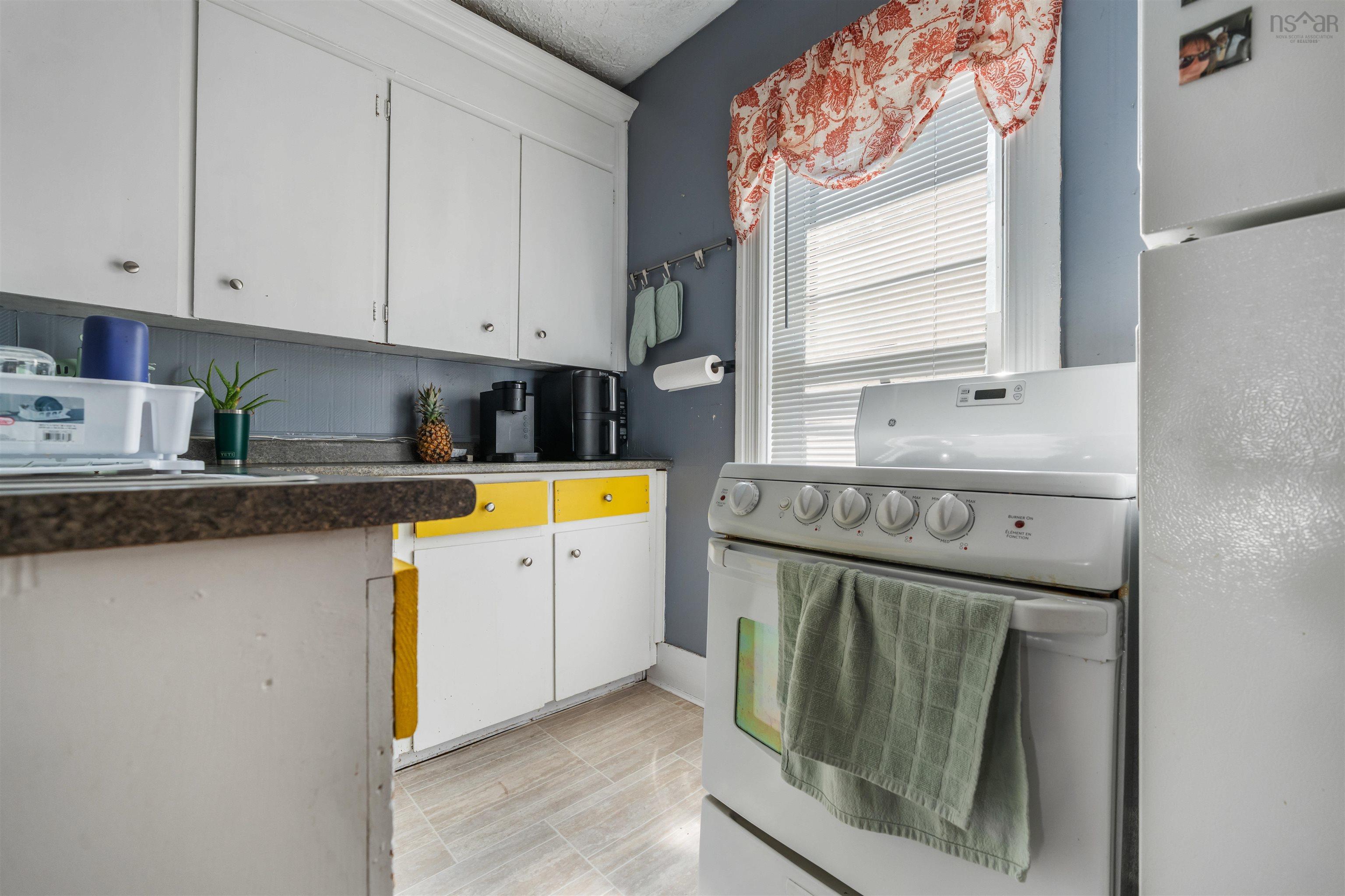 $349,900.00: 105 Park Street, Stellarton
