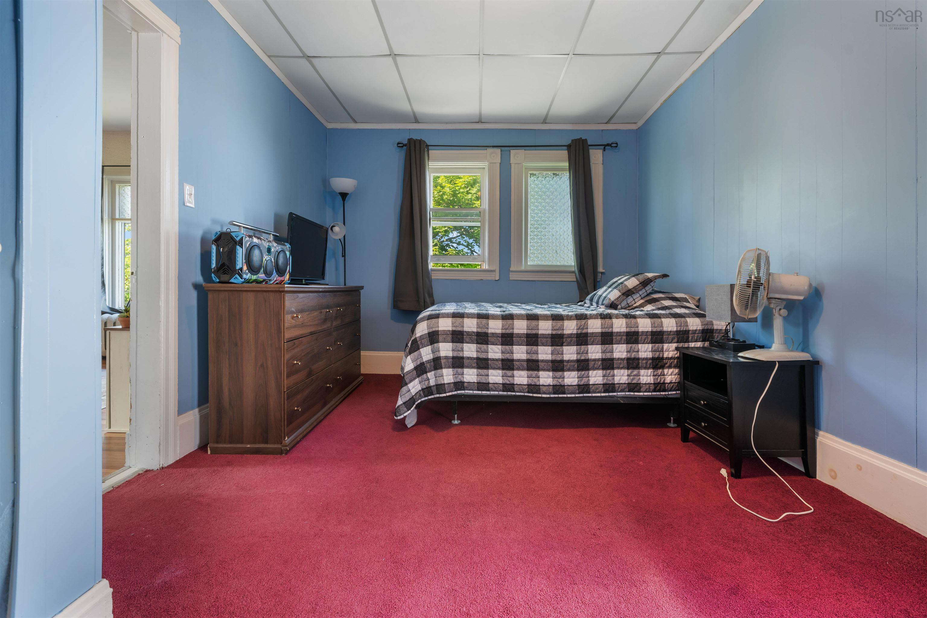 $349,900.00: 105 Park Street, Stellarton