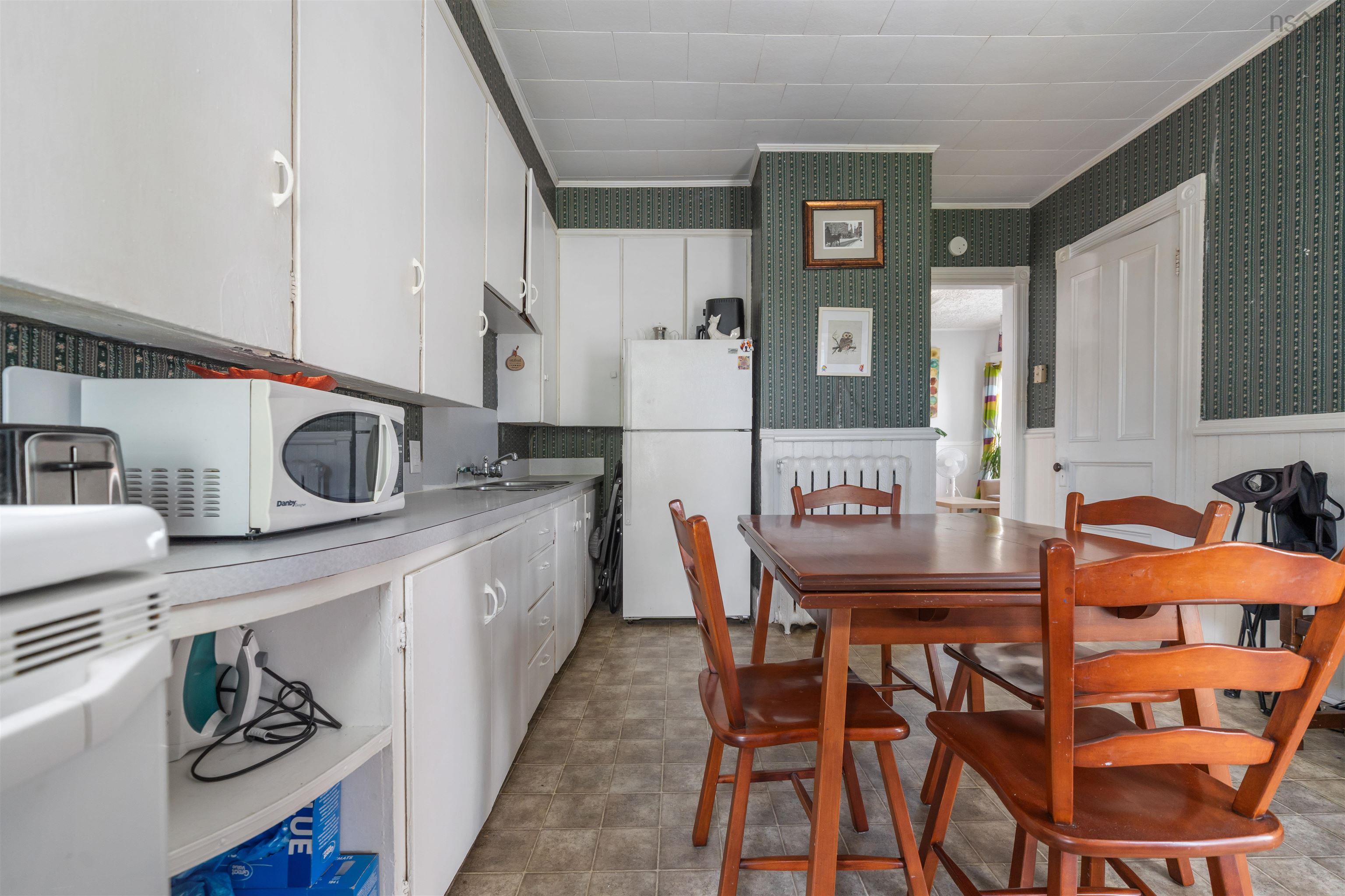 $349,900.00: 105 Park Street, Stellarton