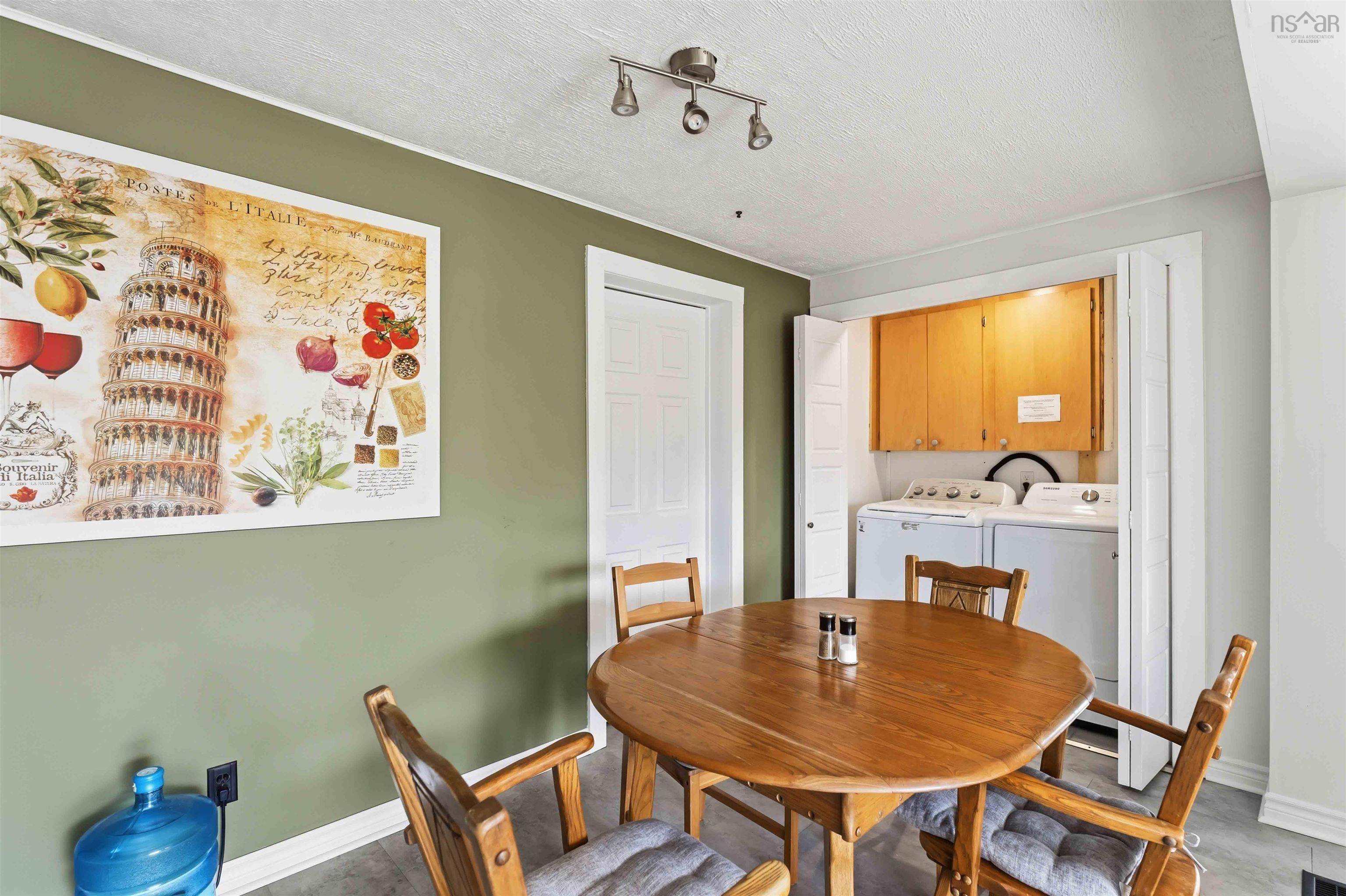 $465,000.00: 480 New Ross Road, Leminster