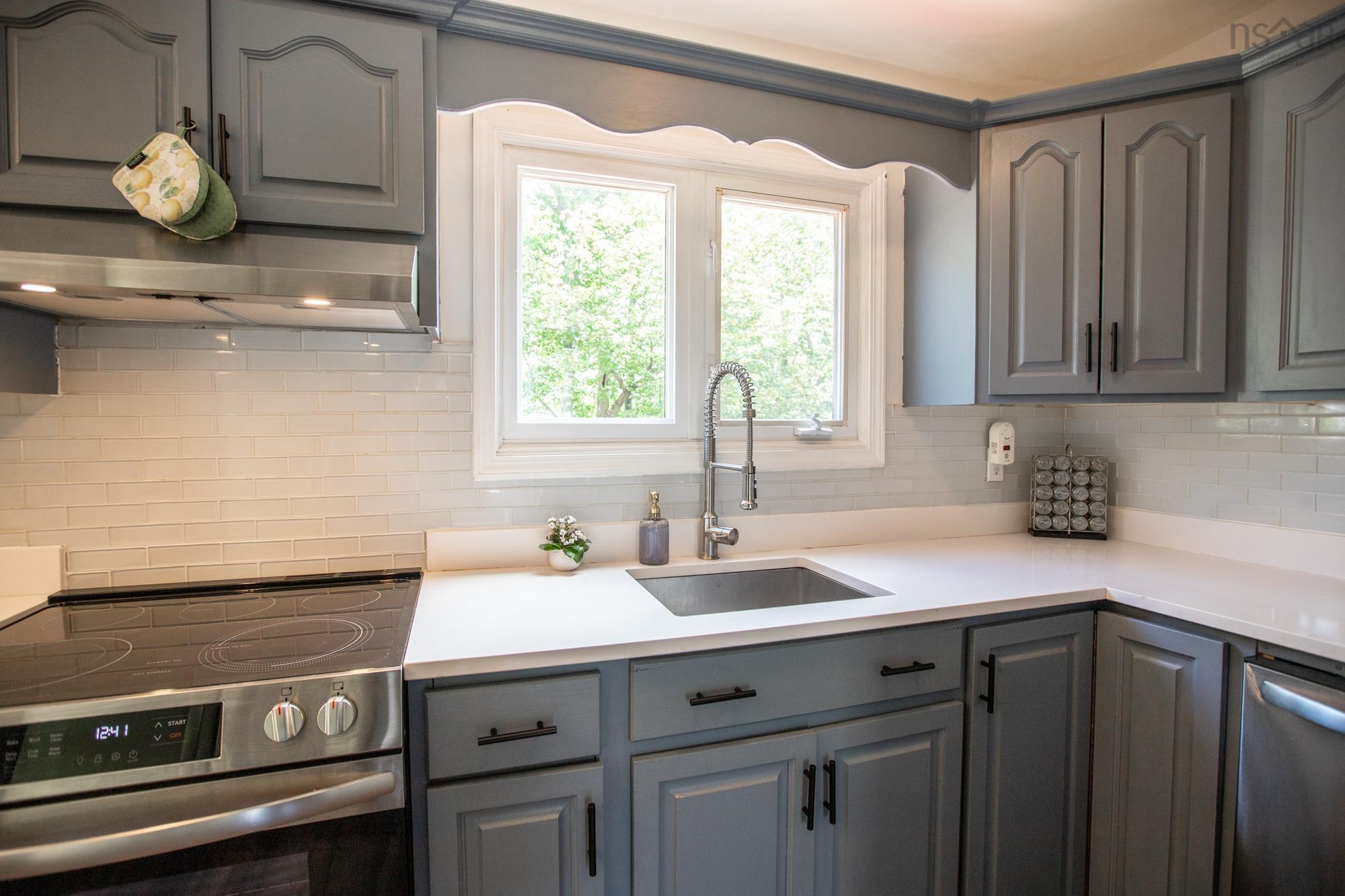 $399,900.00: 95 Flying Cloud Drive, Dartmouth