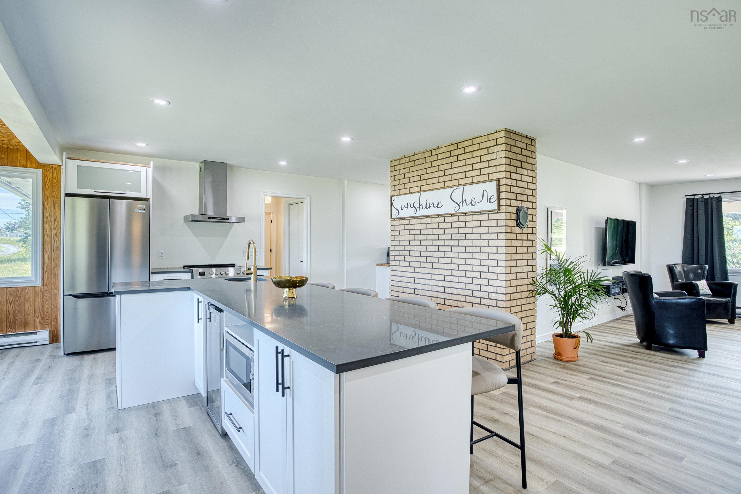$669,900.00: 1035 Highway 6 Highway, Bayhead