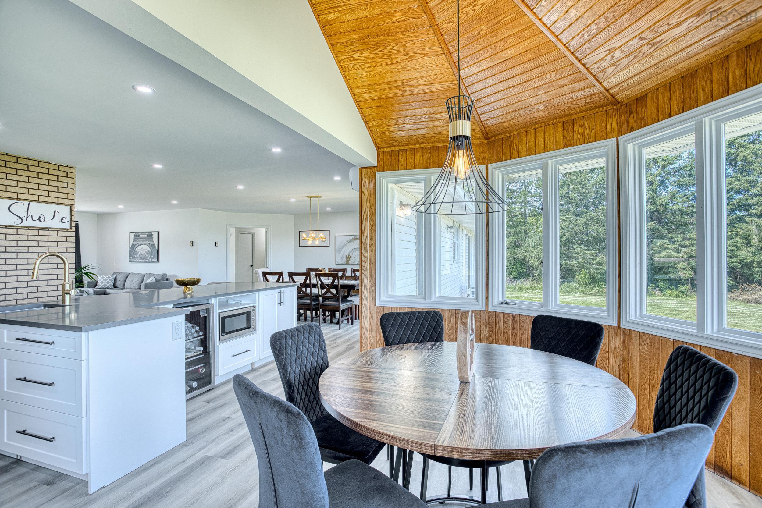 $669,900.00: 1035 Highway 6 Highway, Bayhead