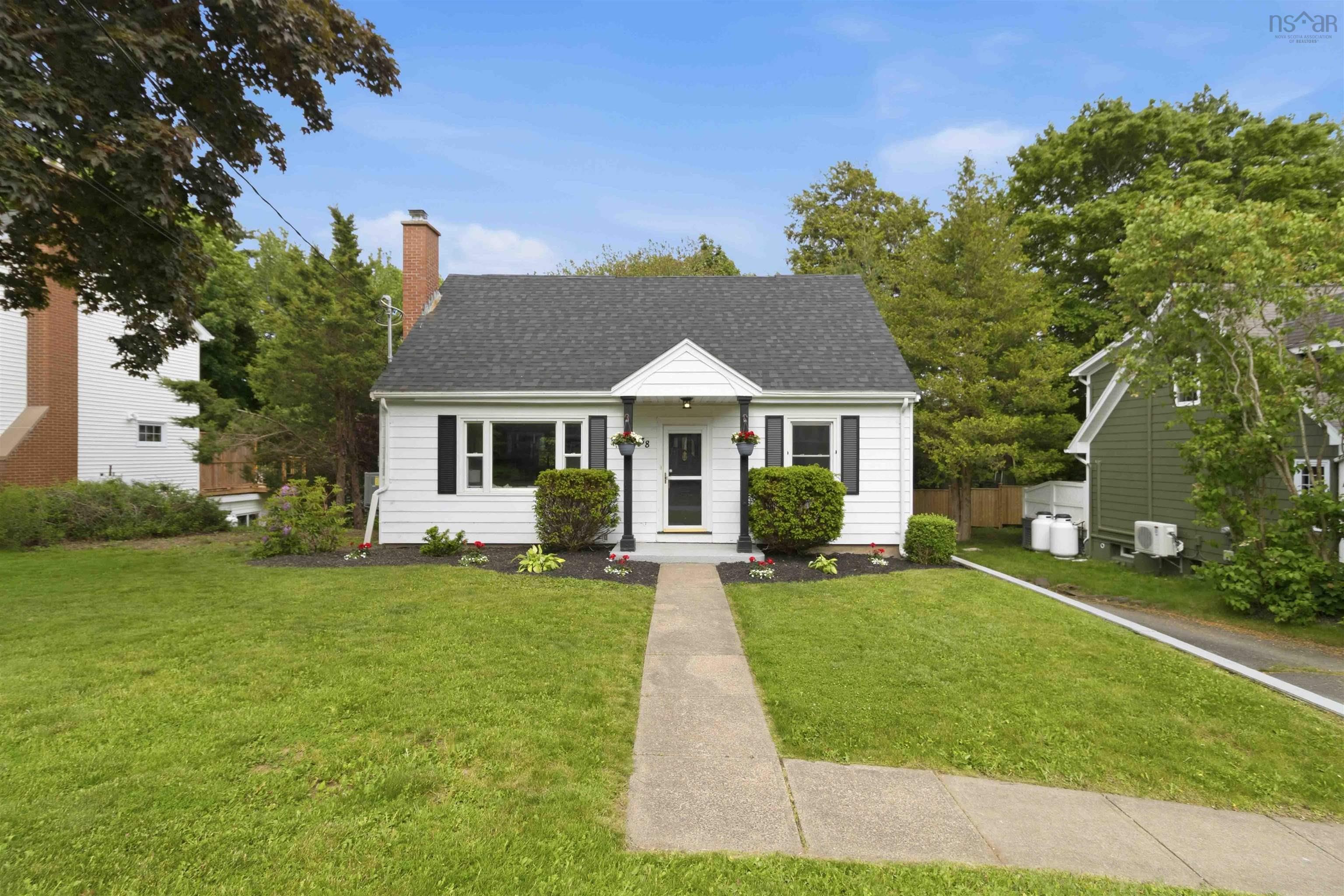 $849,900.00: 38 Walton Drive, Halifax
