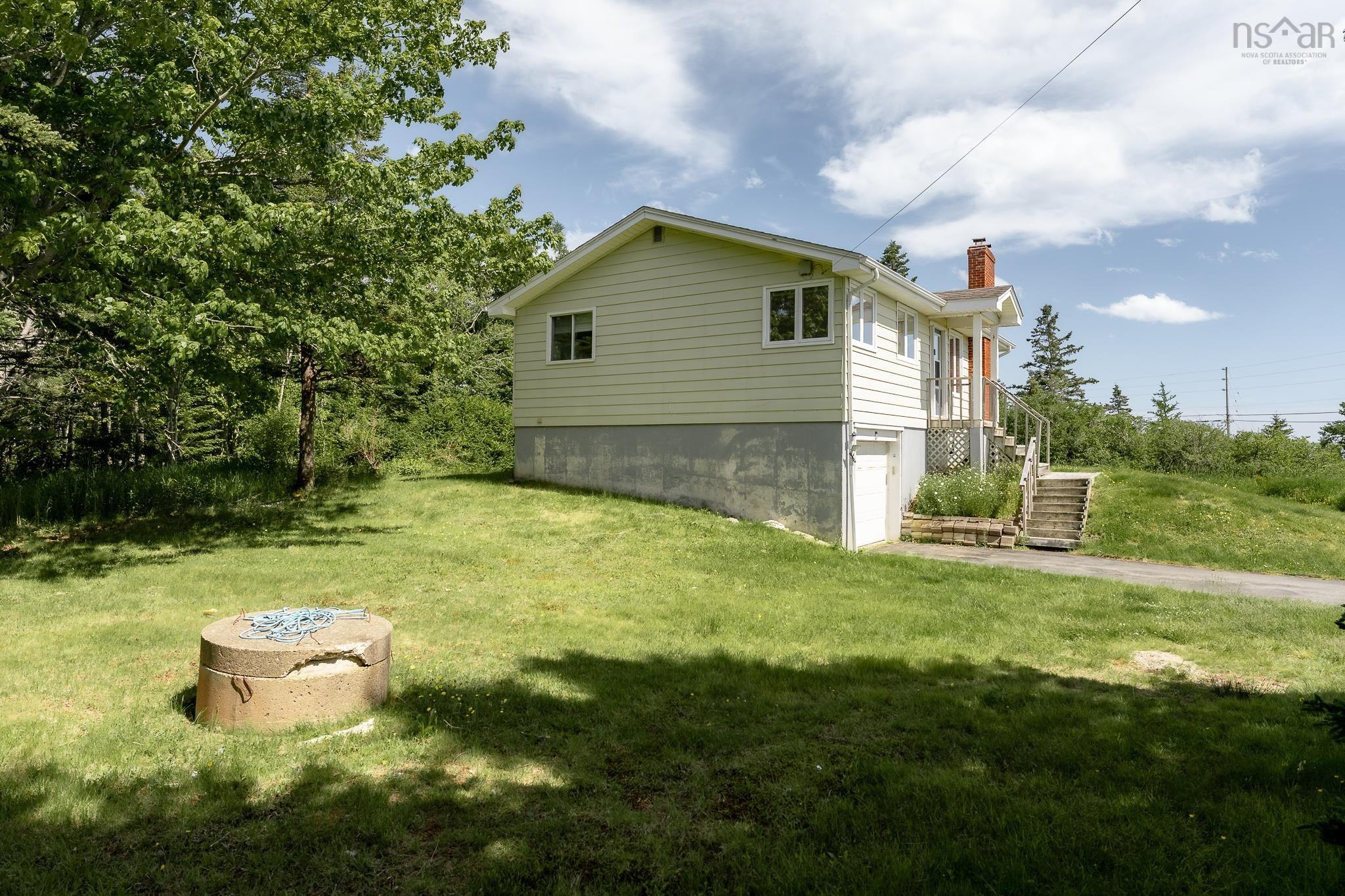 $499,900.00: 5324 Highway 329, Blandford