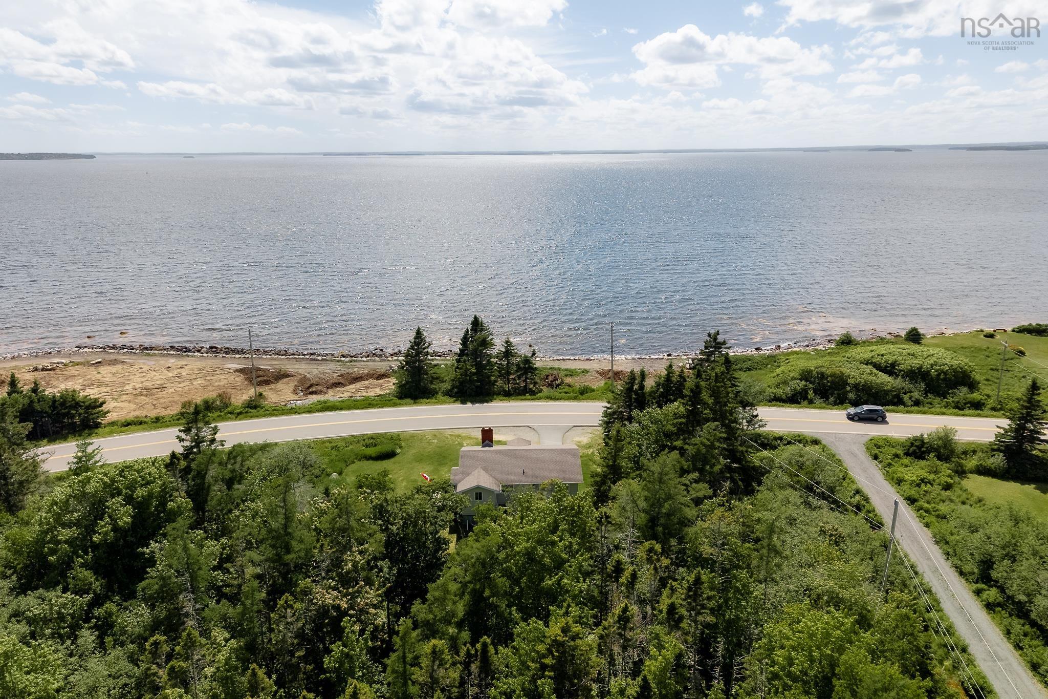 $499,900.00: 5324 Highway 329, Blandford