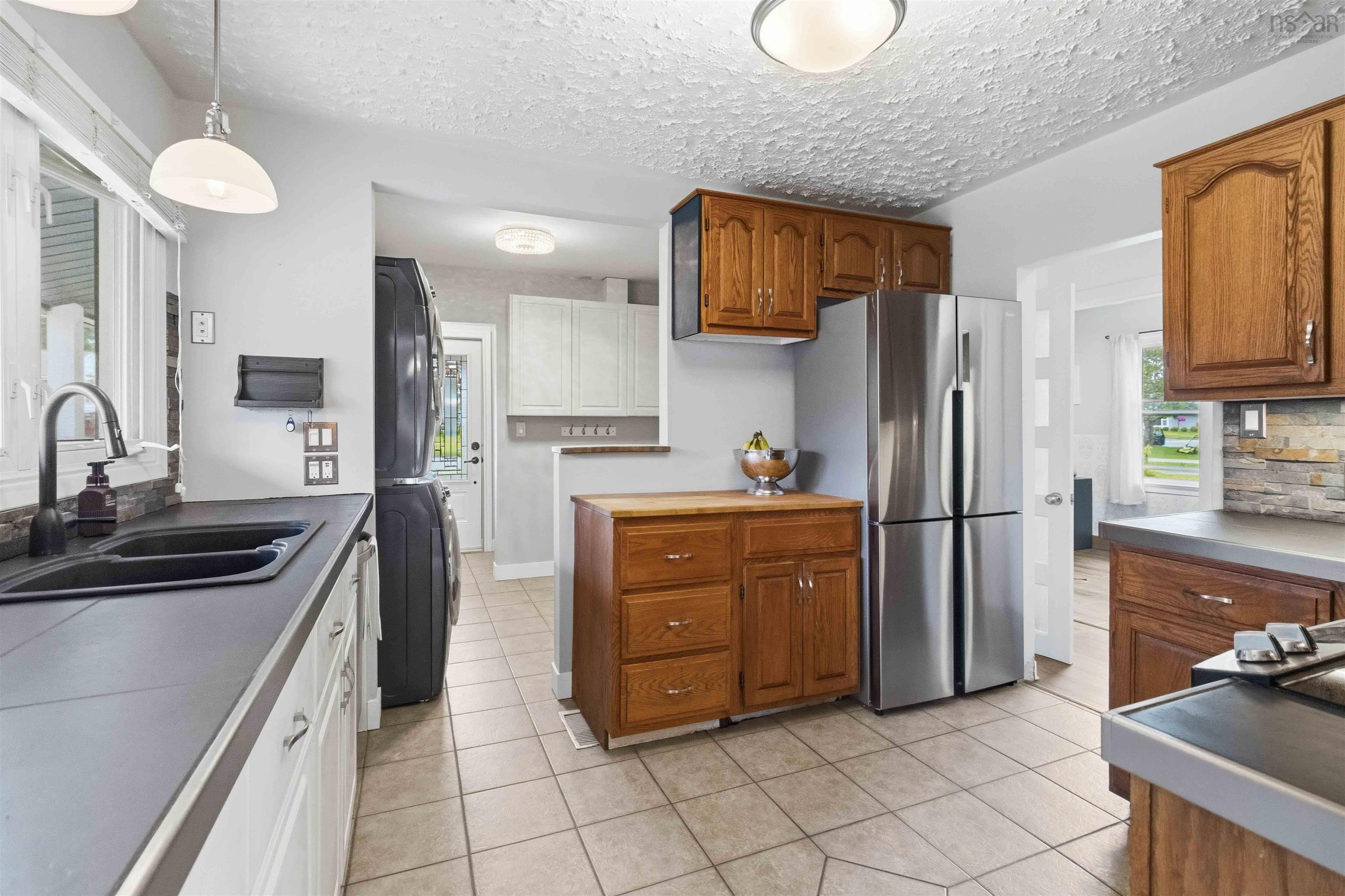 $459,900.00: 133 Charlottetown Way, Dartmouth