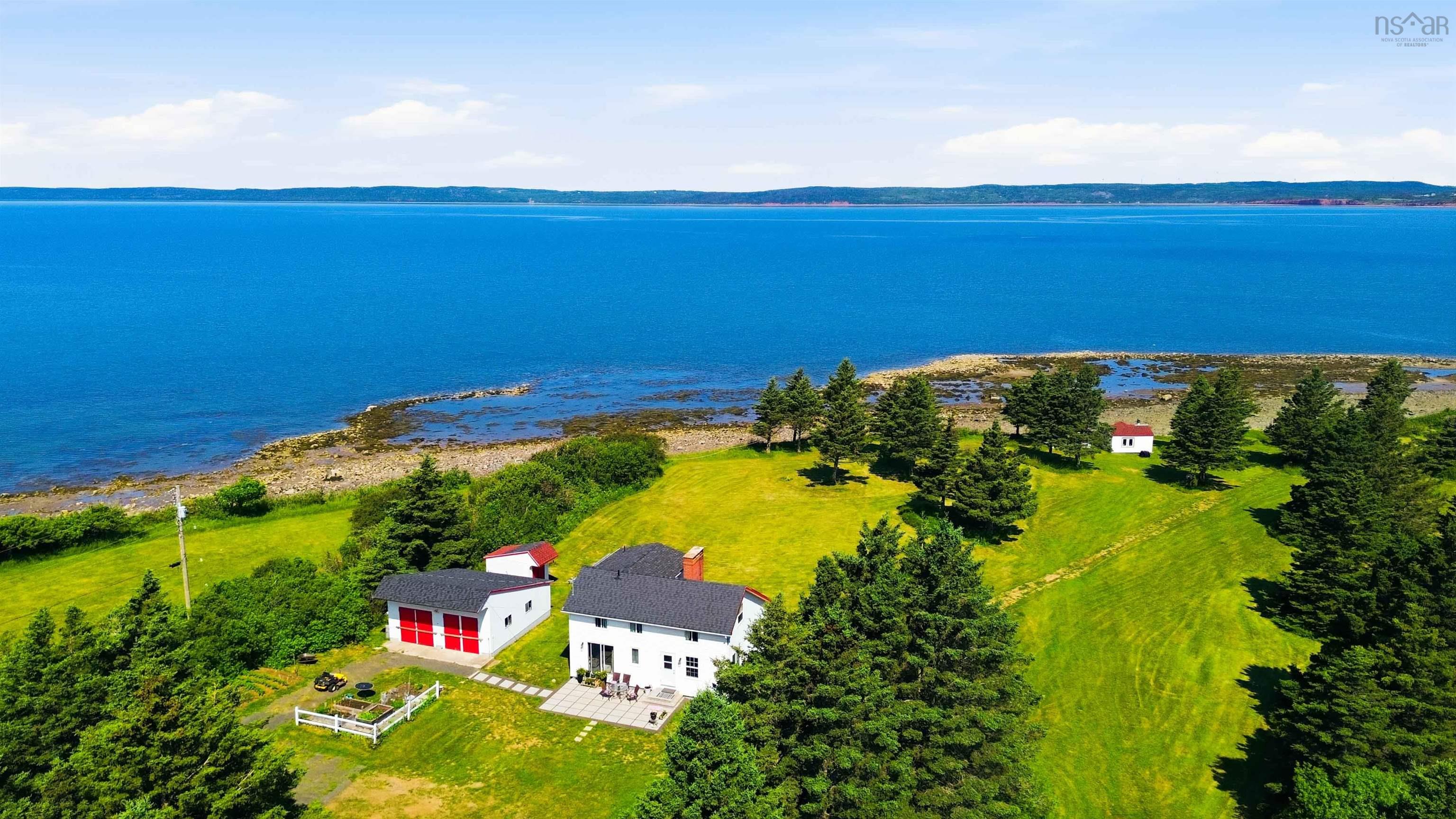 $549,500.00: 7939 Highway 101, Barton