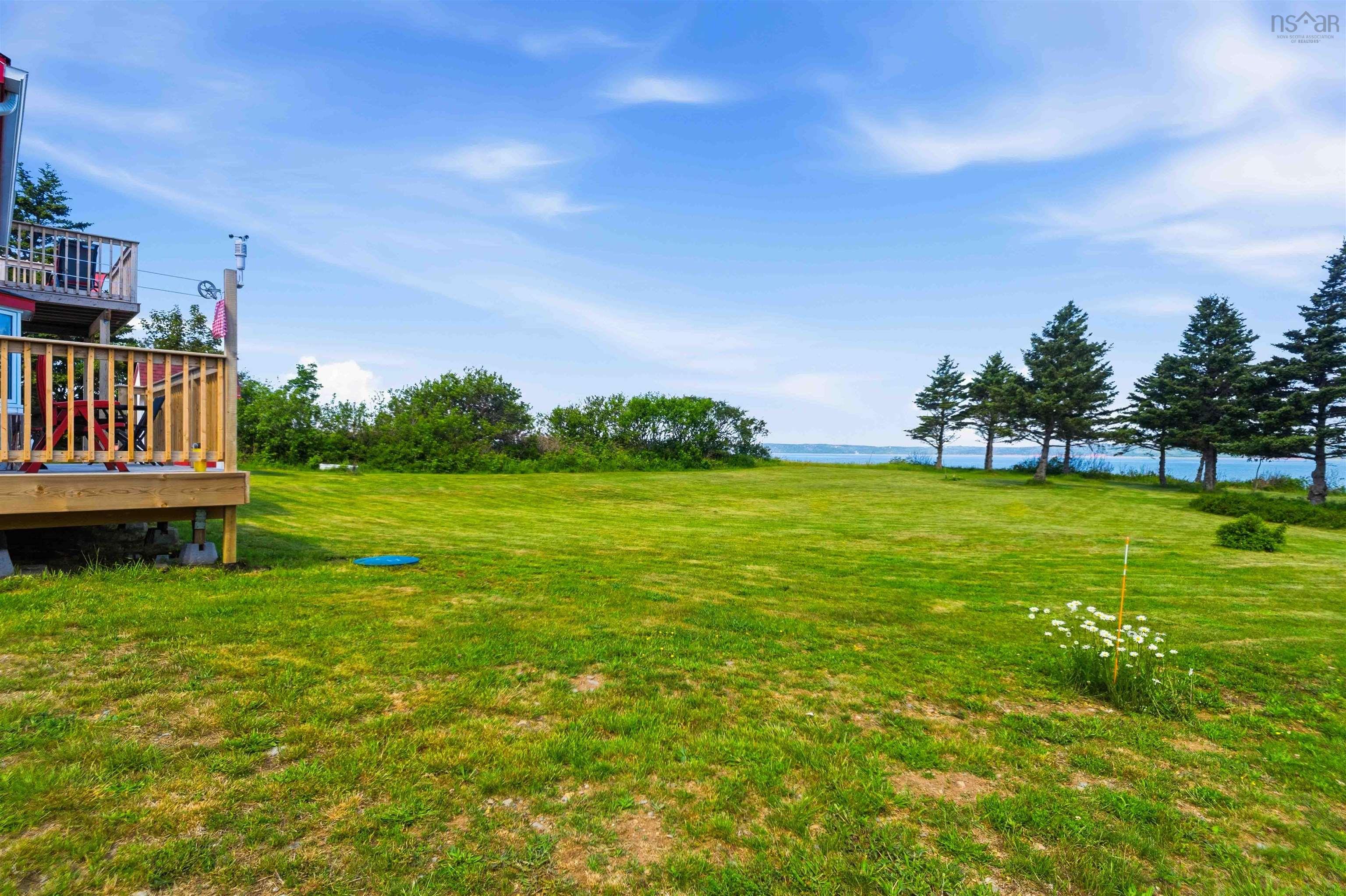 $549,500.00: 7939 Highway 101, Barton