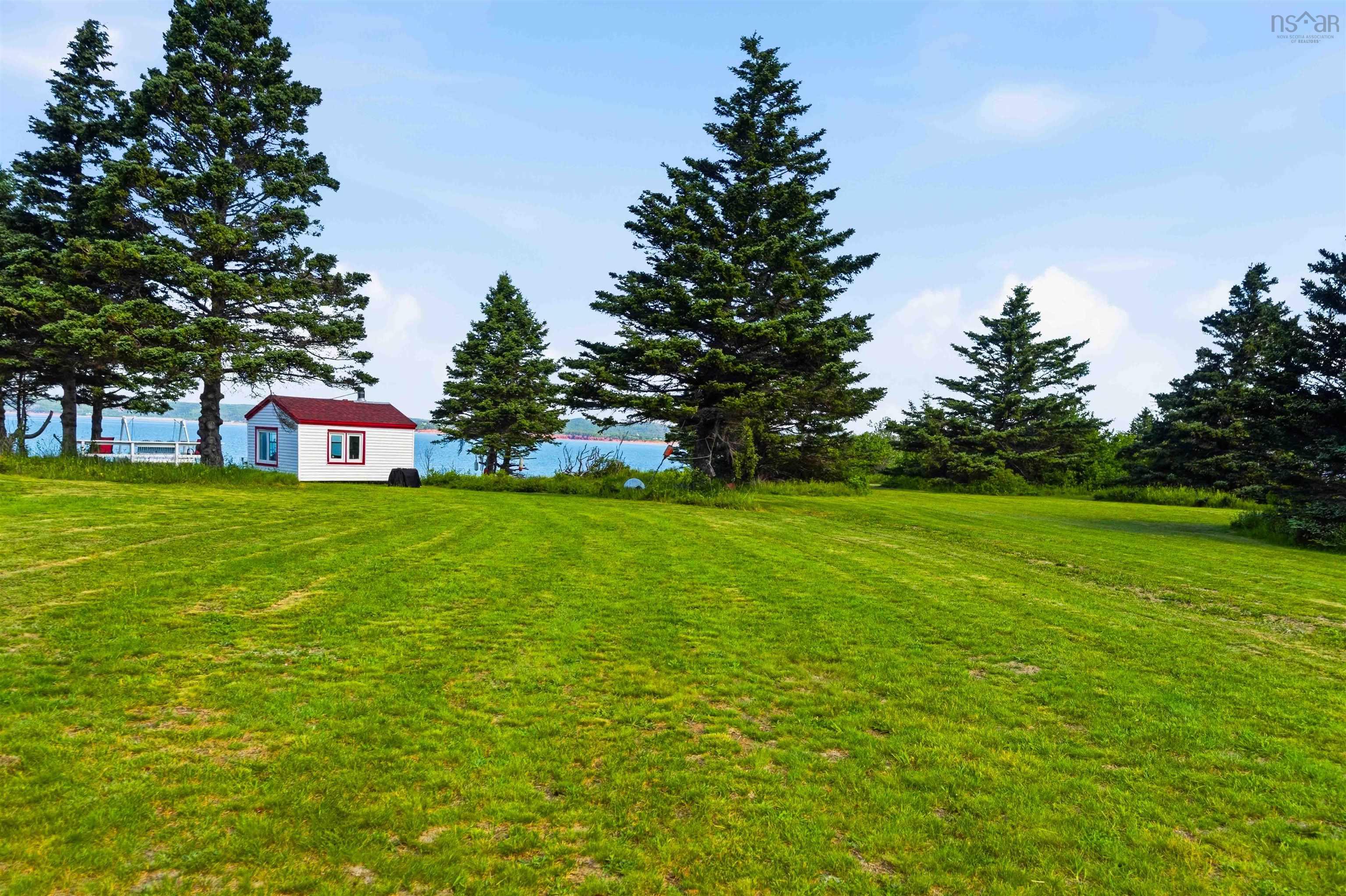 $549,500.00: 7939 Highway 101, Barton
