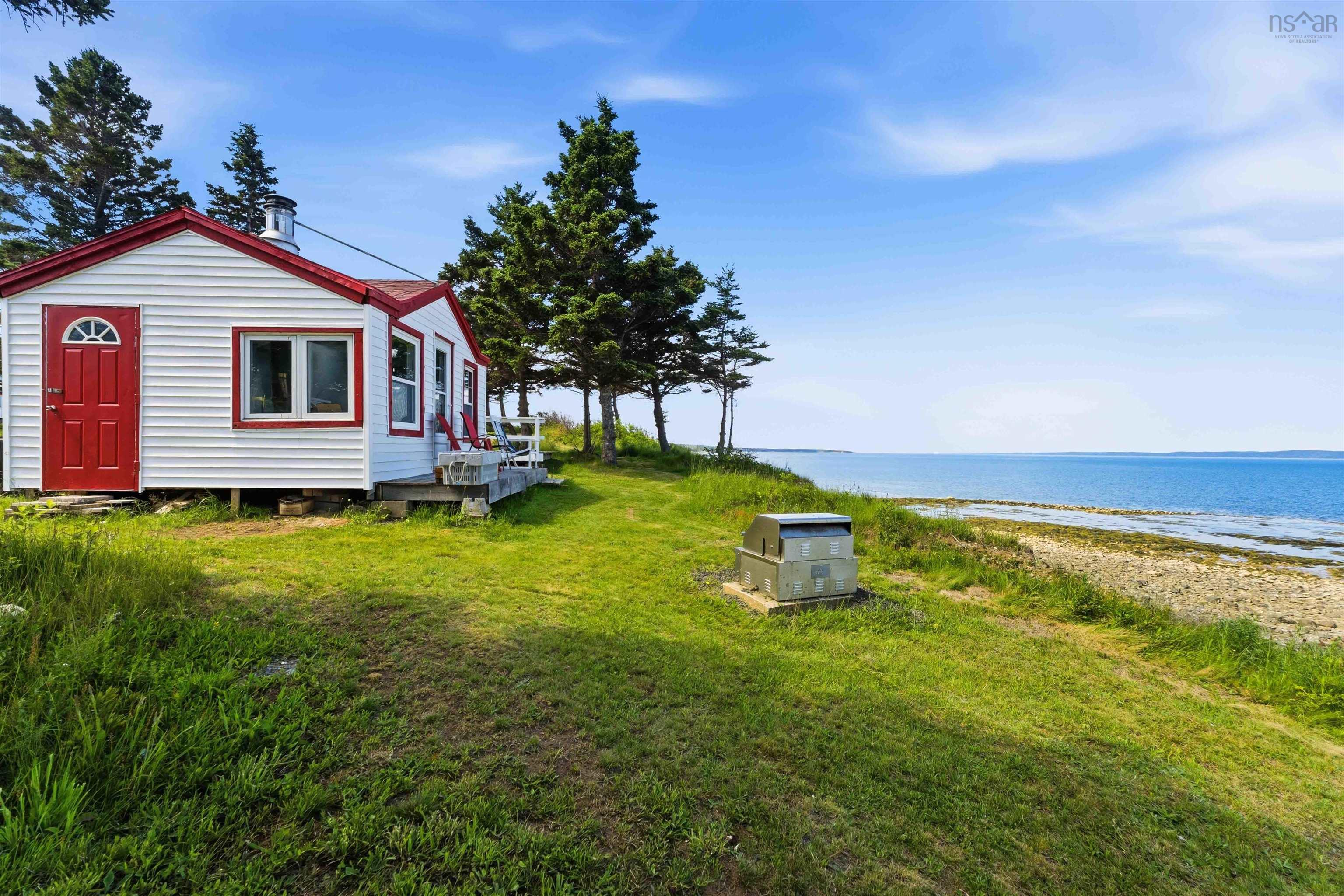$549,500.00: 7939 Highway 101, Barton
