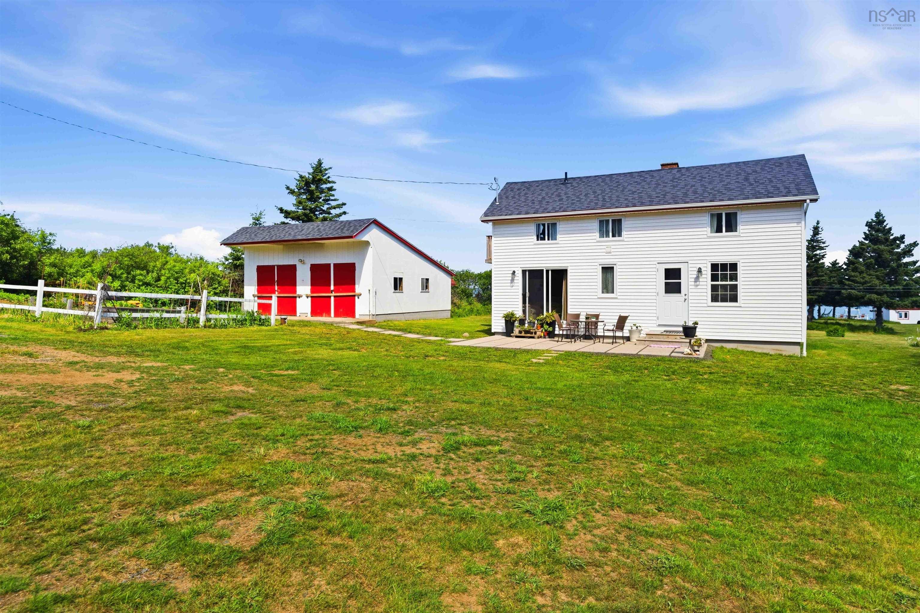 $549,500.00: 7939 Highway 101, Barton