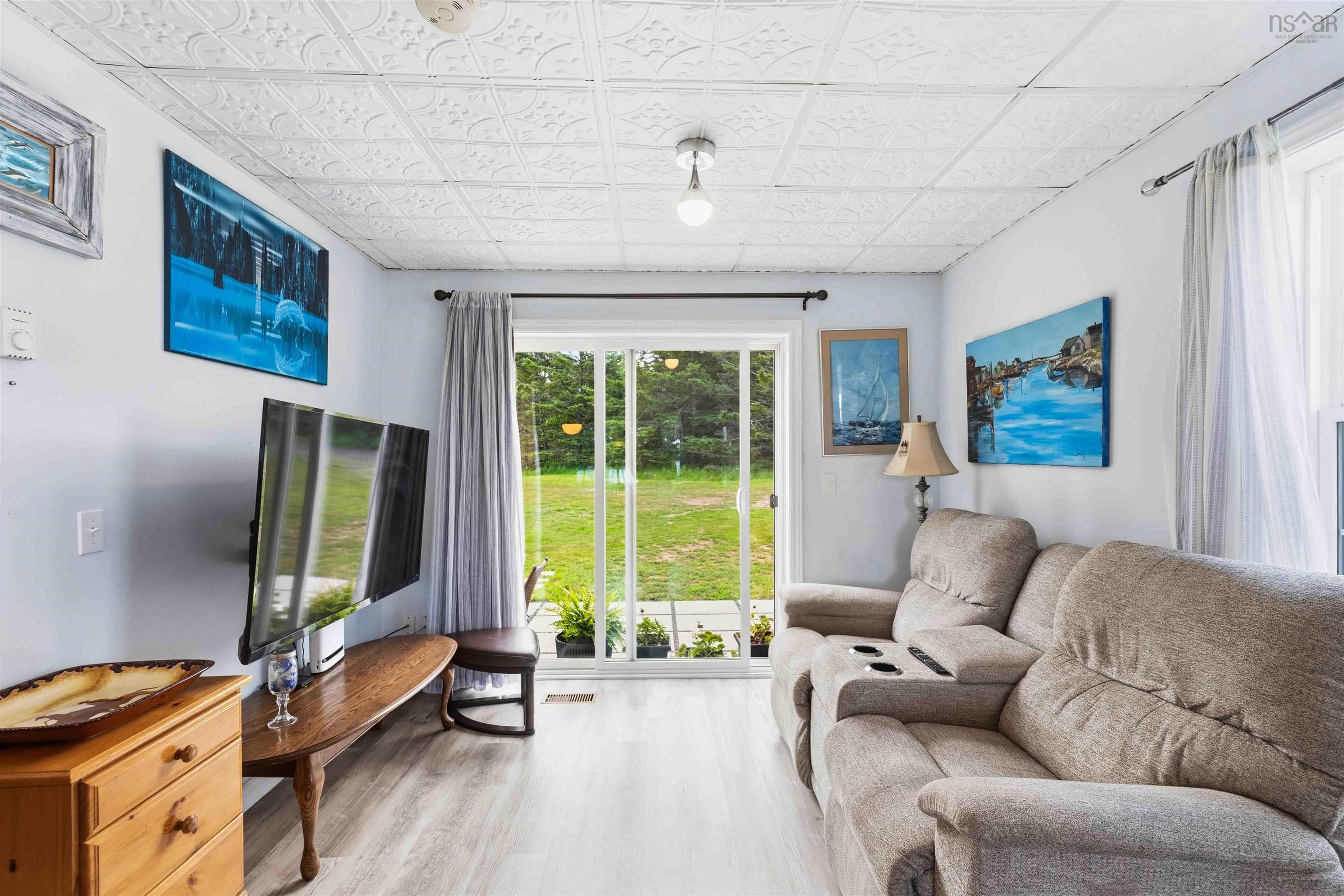 $549,500.00: 7939 Highway 101, Barton
