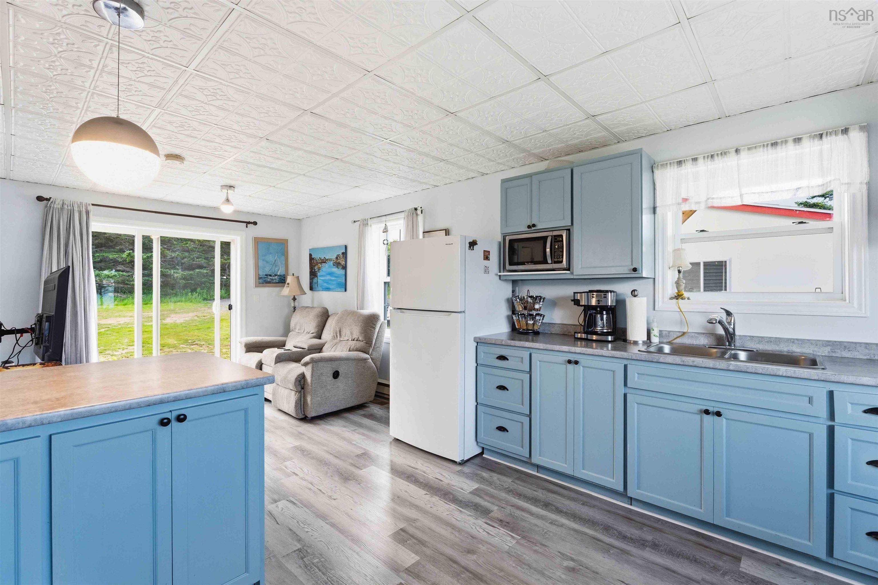 $549,500.00: 7939 Highway 101, Barton