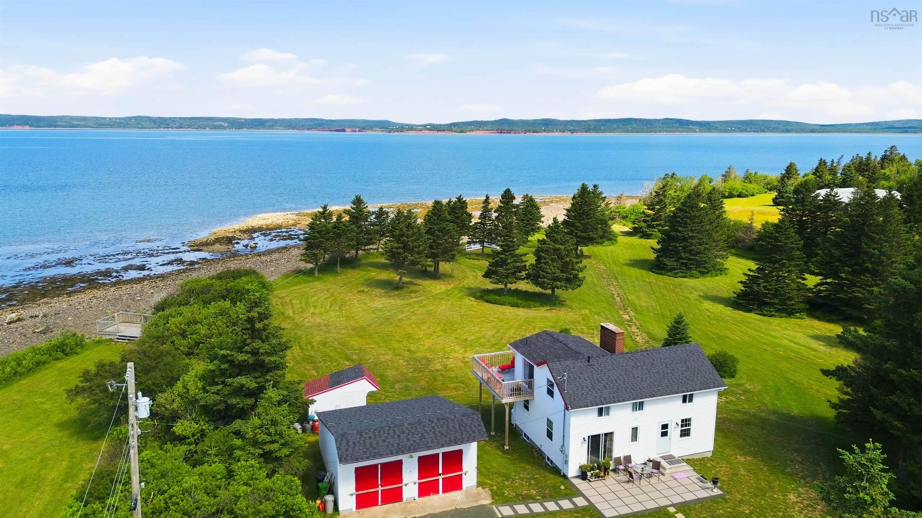 $549,500.00: 7939 Highway 101, Barton