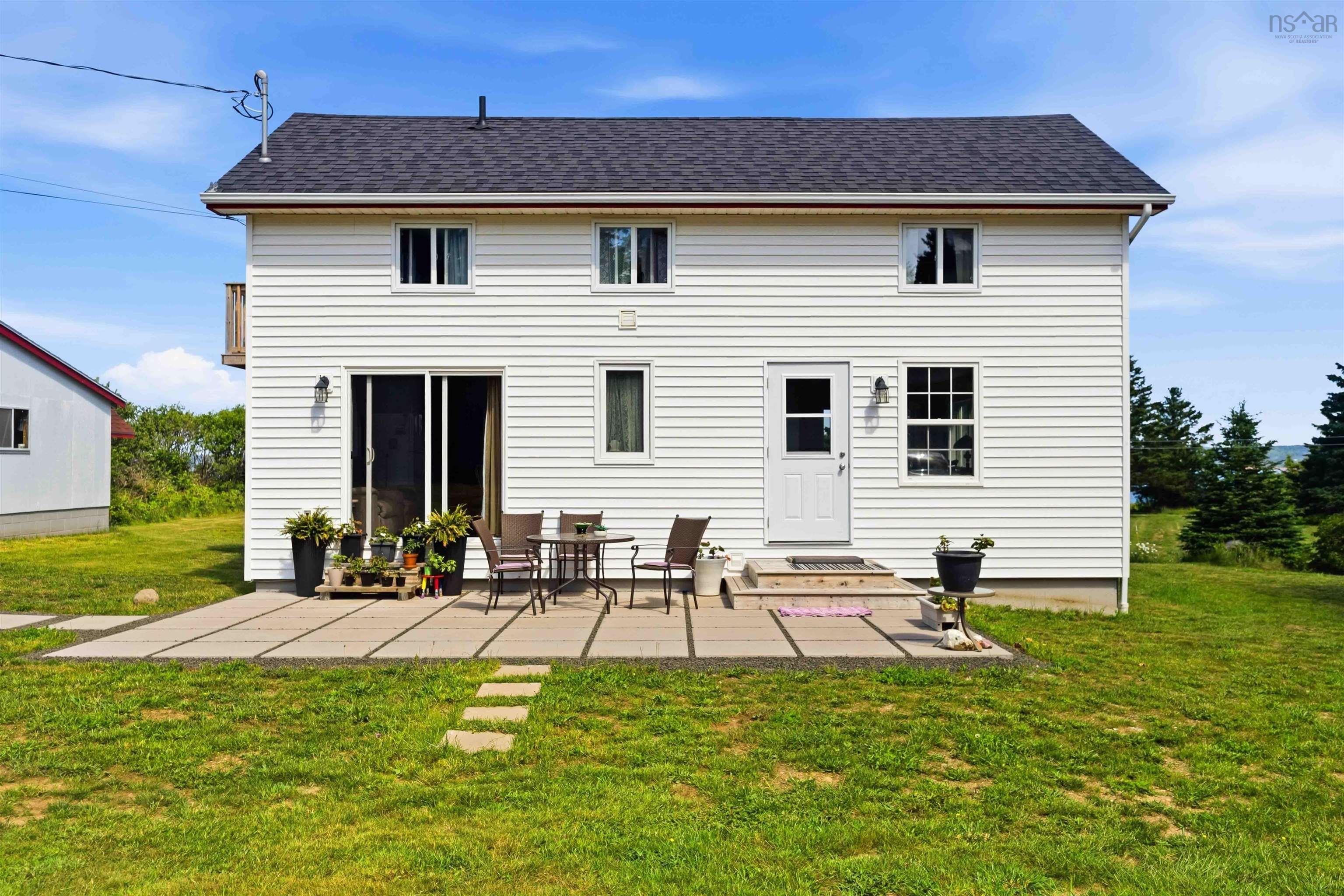 $549,500.00: 7939 Highway 101, Barton