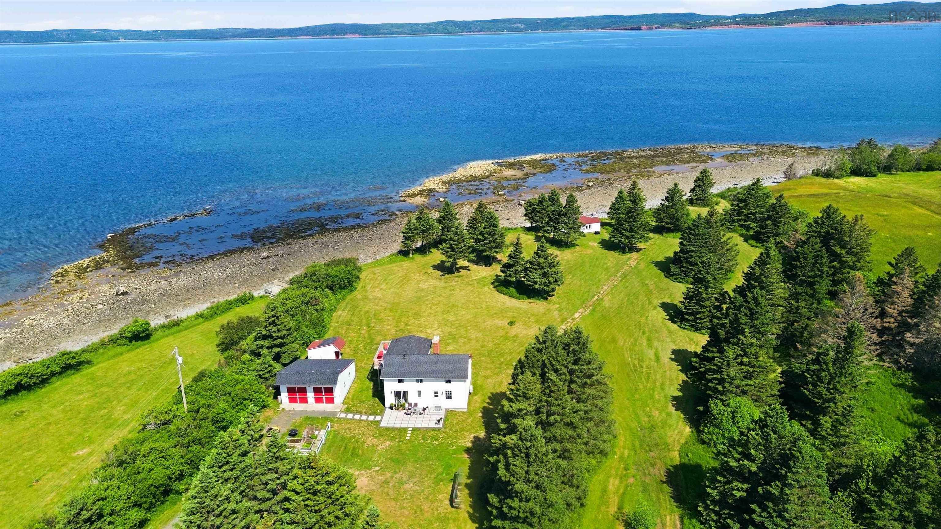 $549,500.00: 7939 Highway 101, Barton