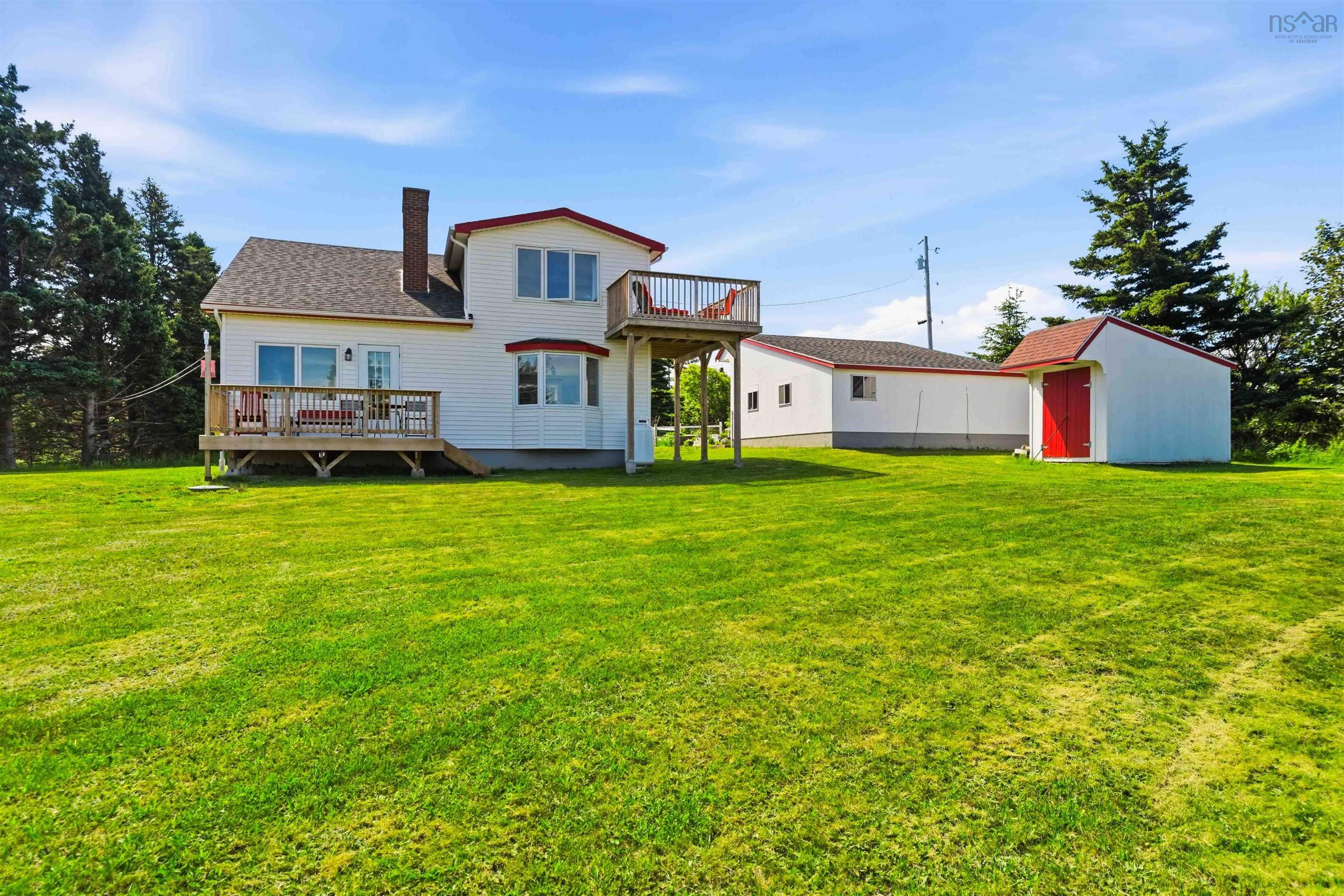 $549,500.00: 7939 Highway 101, Barton