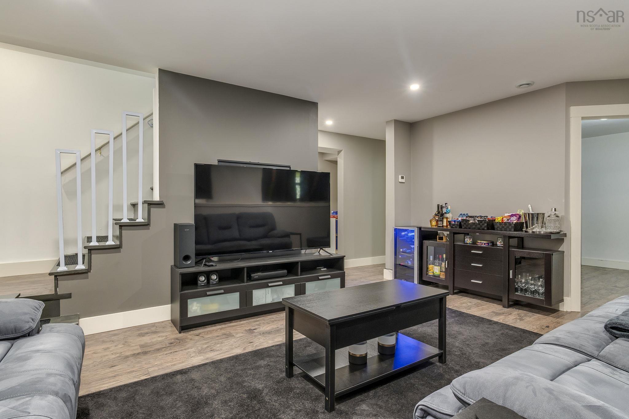 $879,900.00: 3326 Sackville Drive Drive, Upper Sackville