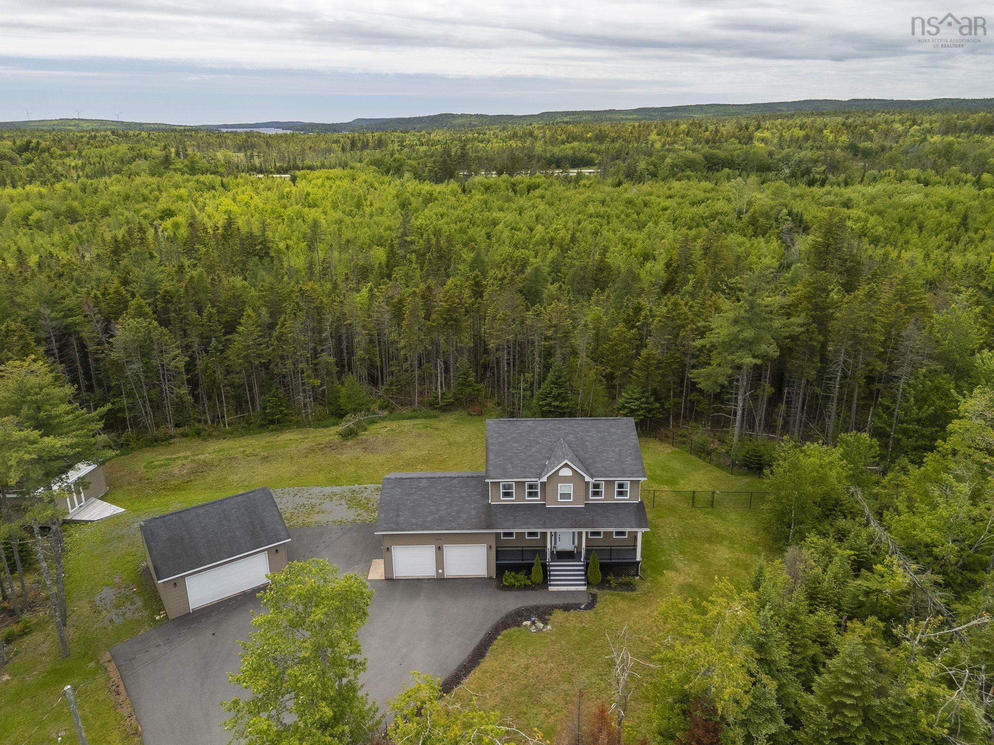 $879,900.00: 3326 Sackville Drive Drive, Upper Sackville