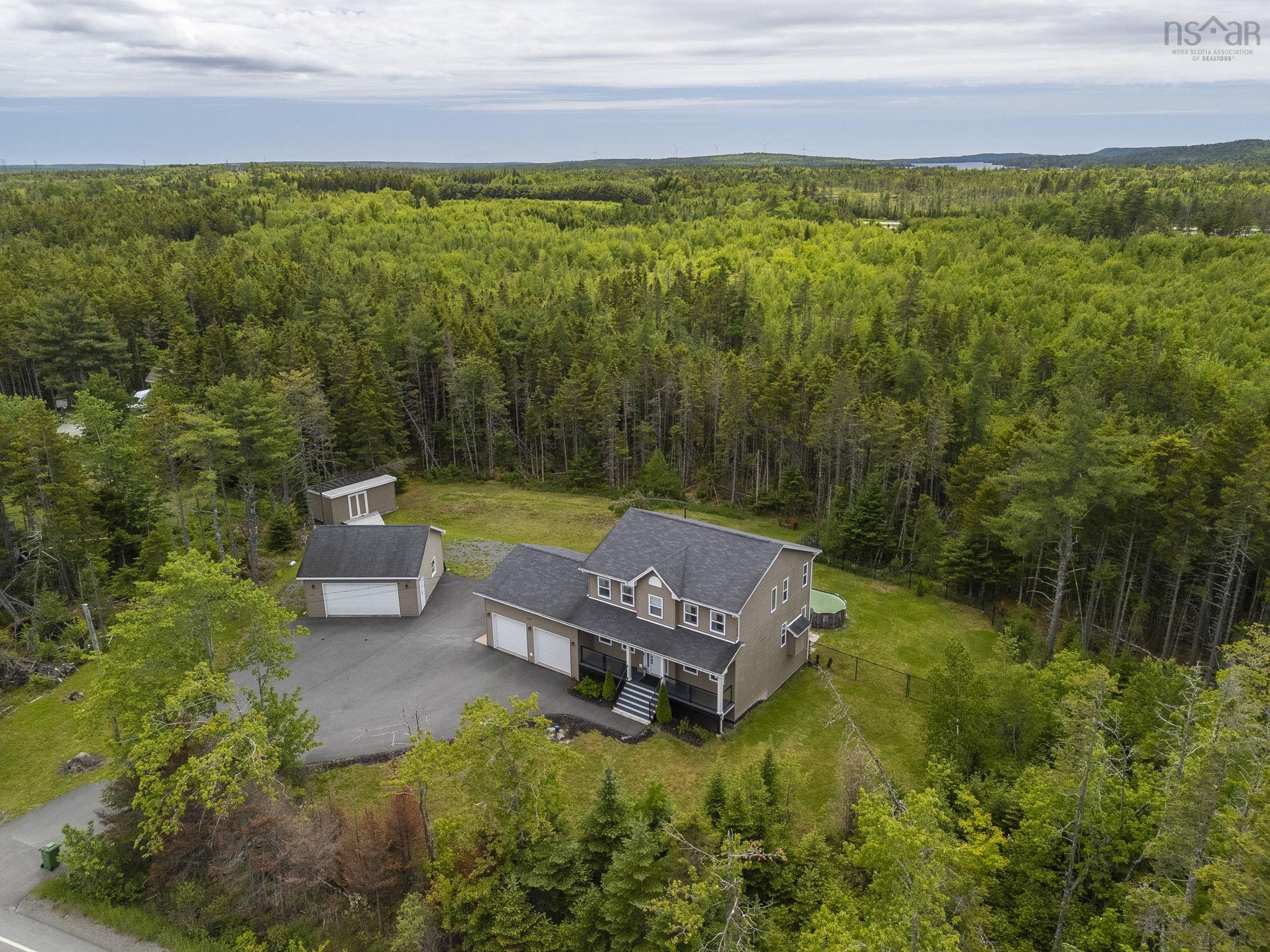 $879,900.00: 3326 Sackville Drive Drive, Upper Sackville