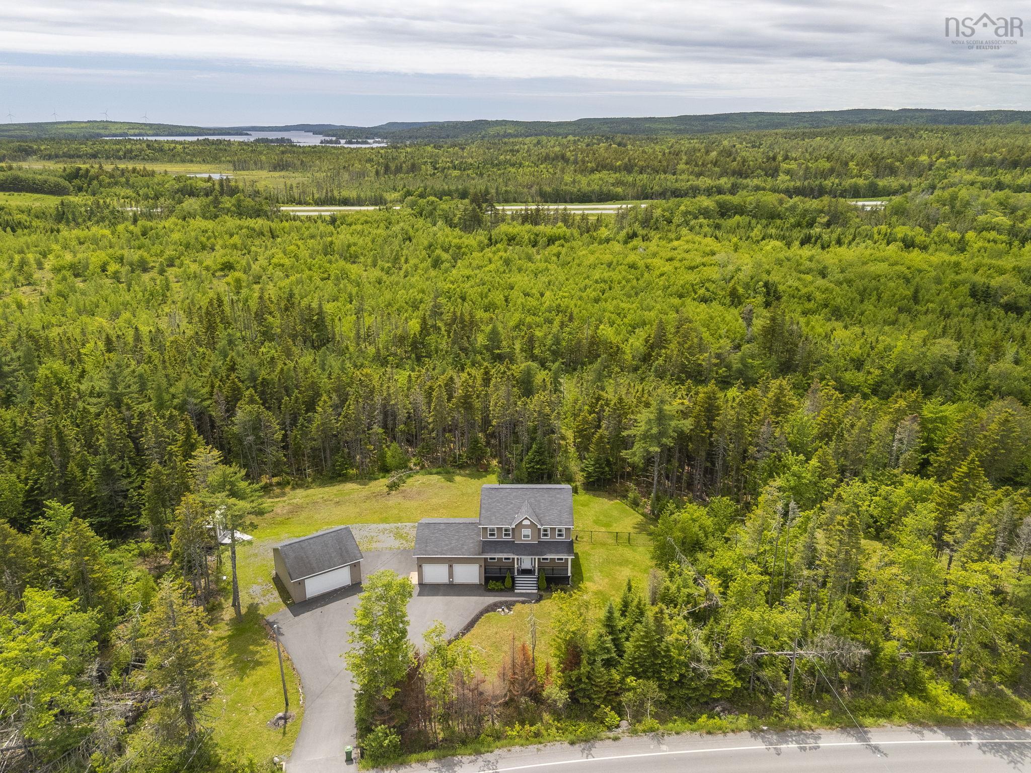 $879,900.00: 3326 Sackville Drive Drive, Upper Sackville