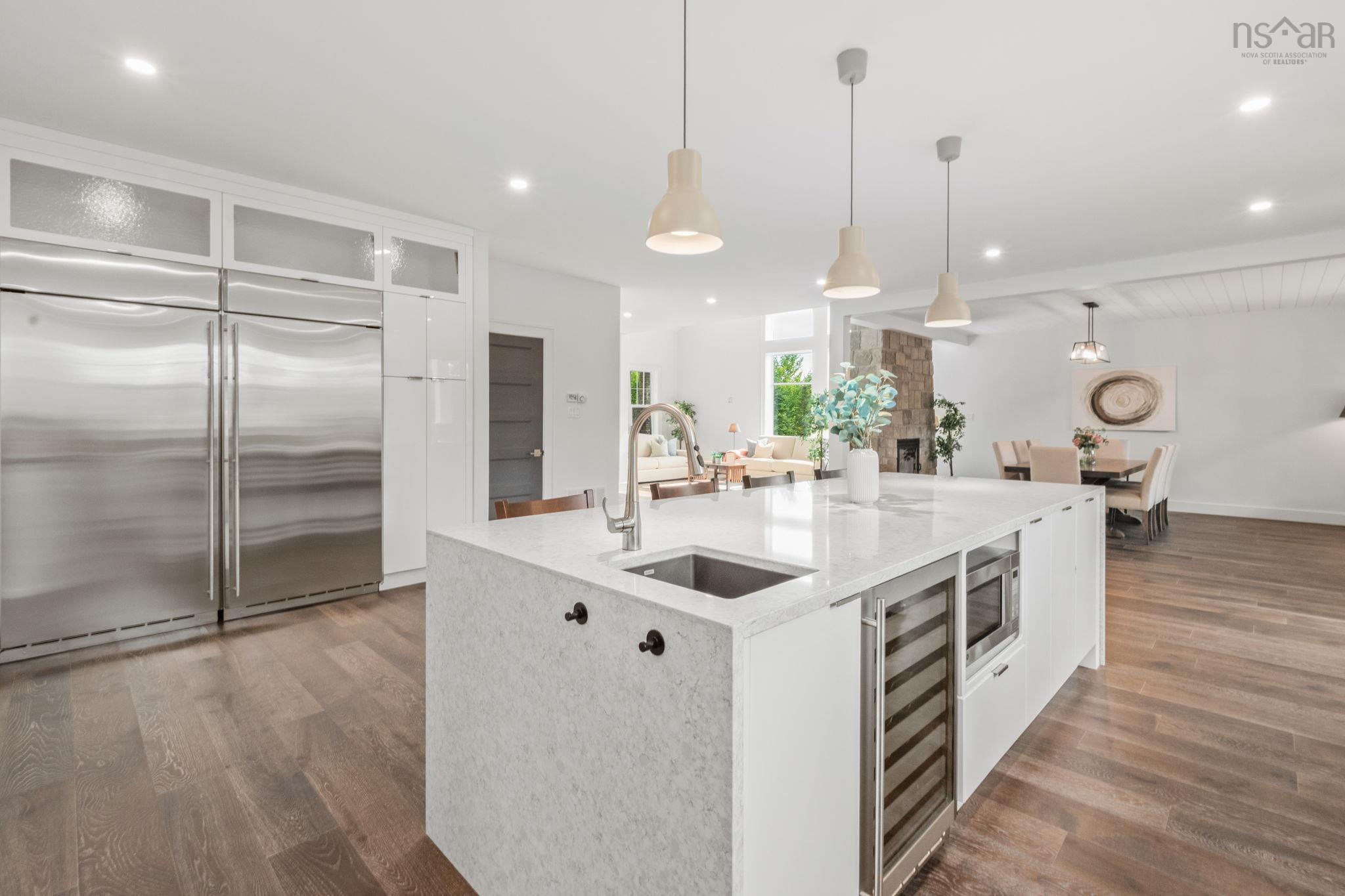 $925,000.00: 15 Poplar Way, Ardoise