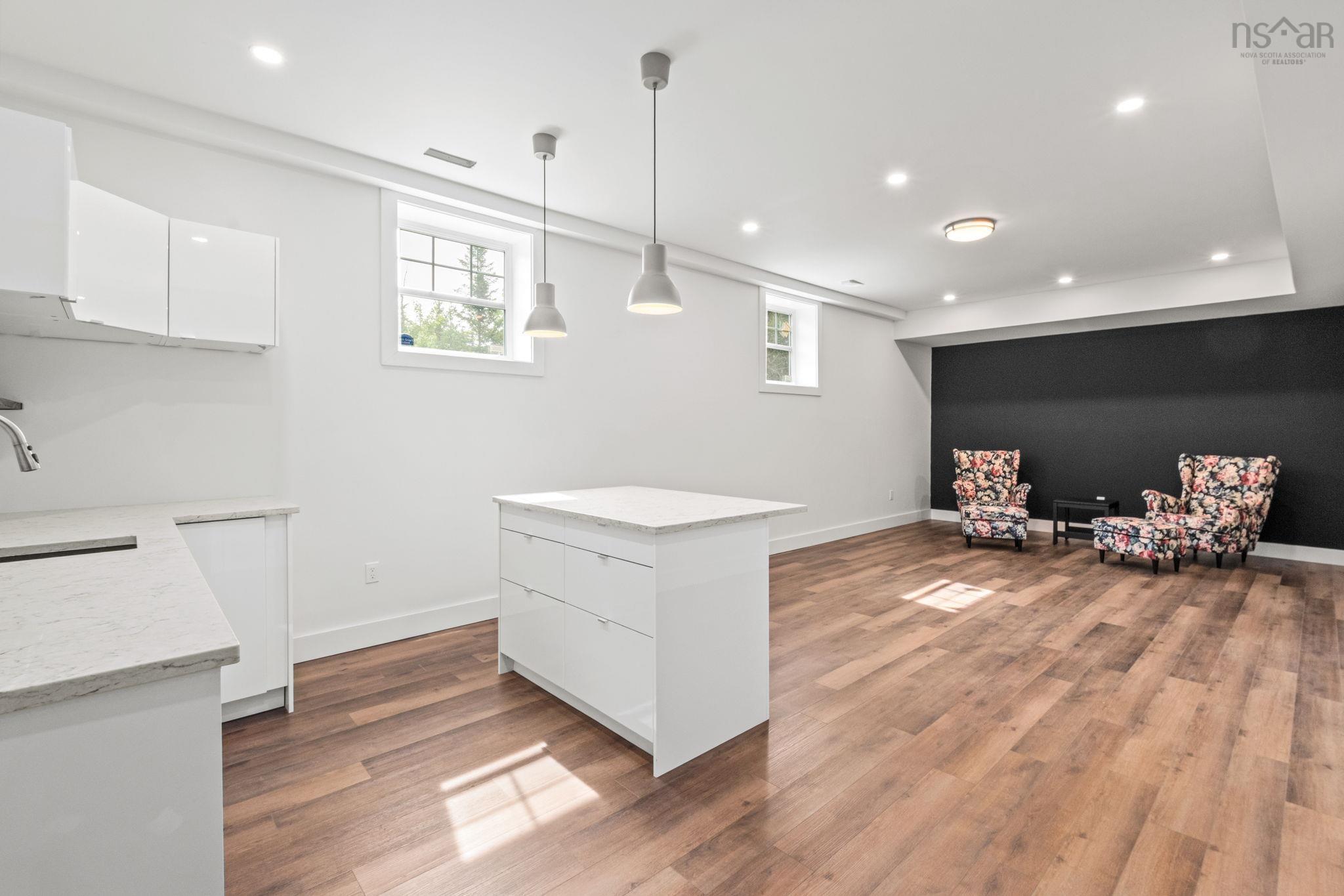 $925,000.00: 15 Poplar Way, Ardoise
