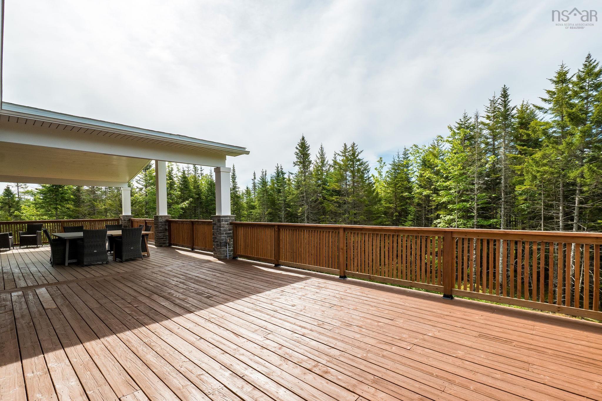 $925,000.00: 15 Poplar Way, Ardoise