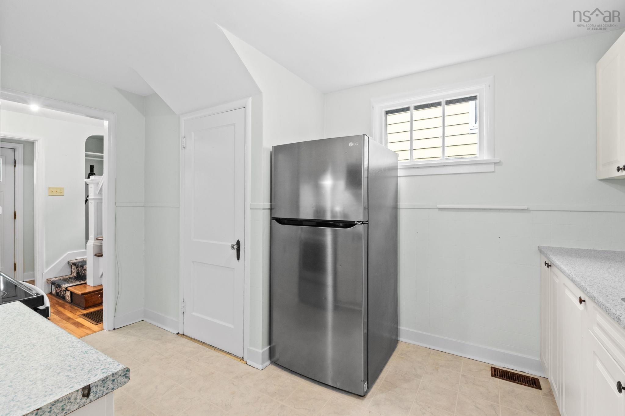 $489,900.00: 6921 Chebucto Road, Halifax