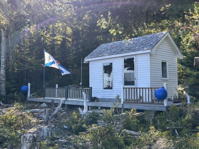 $159,900.00: 244 Zwicker Island, Indian Point
