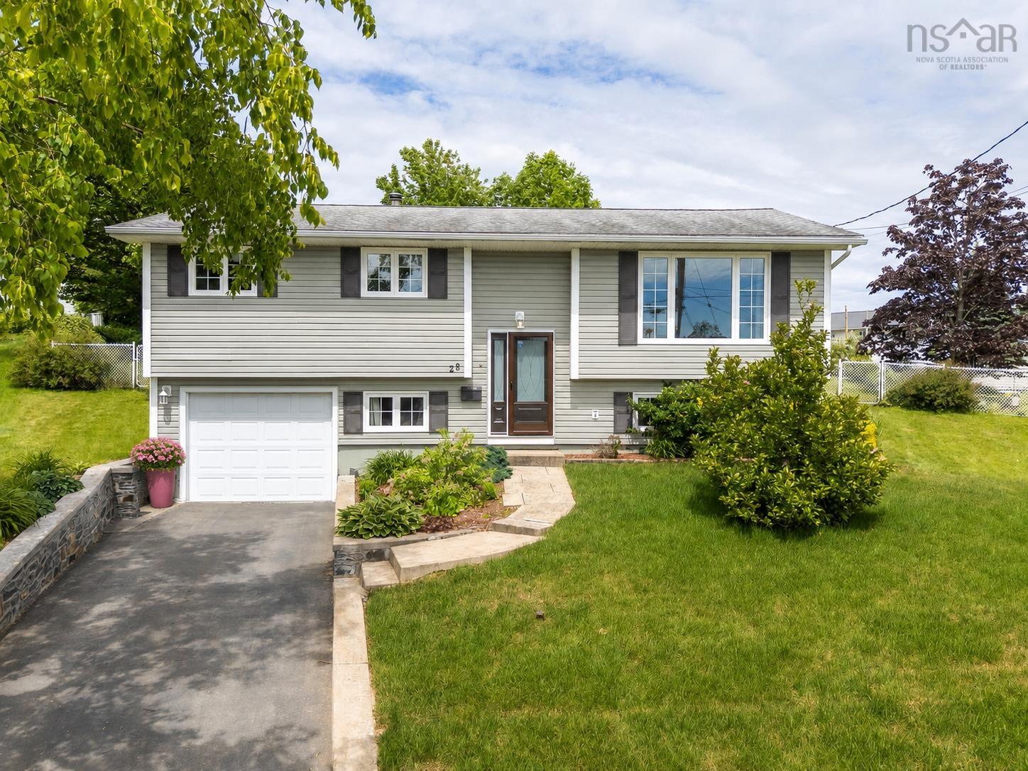 $569,000.00: 28 Eastwood Court, Forest Hills
