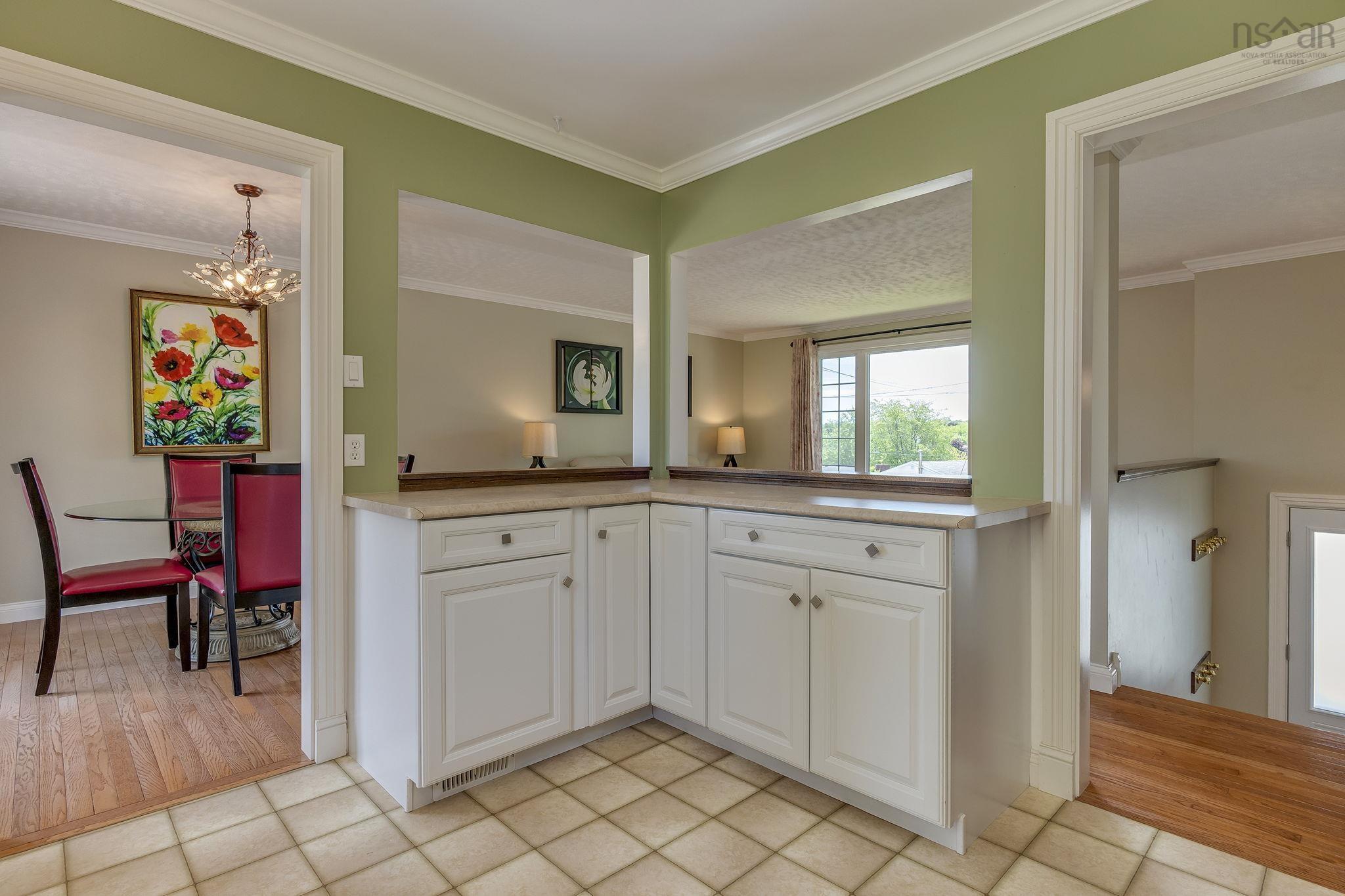 $569,000.00: 28 Eastwood Court, Forest Hills