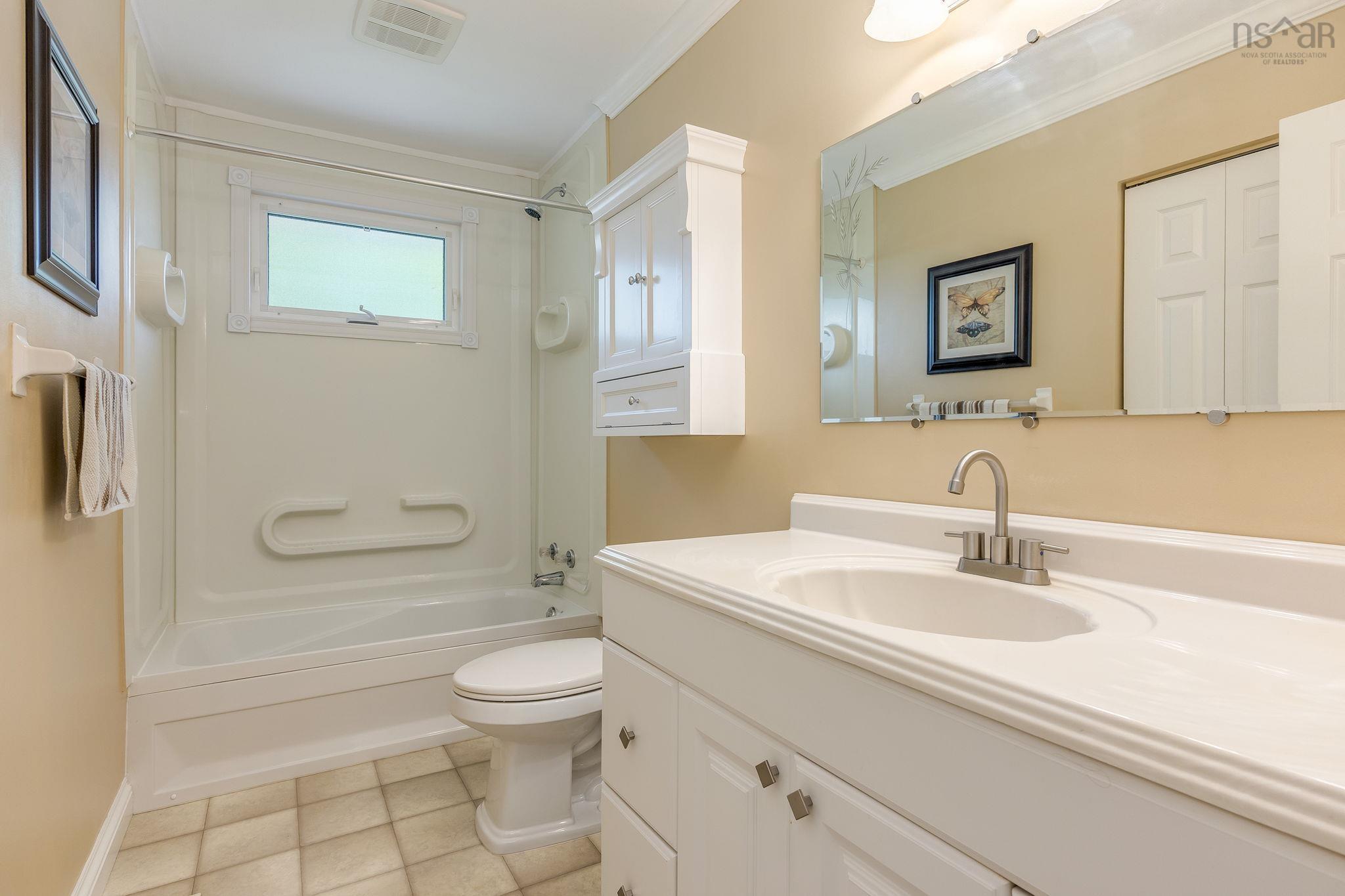 $569,000.00: 28 Eastwood Court, Forest Hills