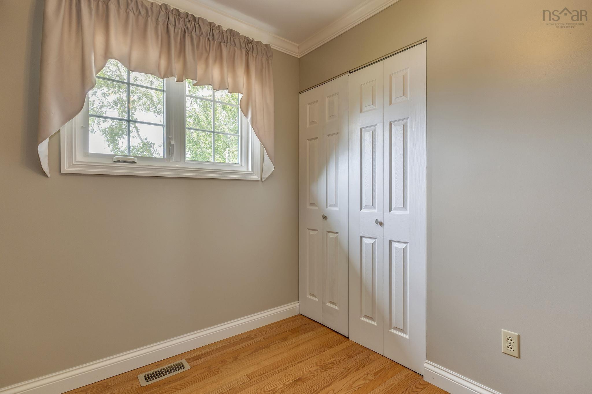 $569,000.00: 28 Eastwood Court, Forest Hills
