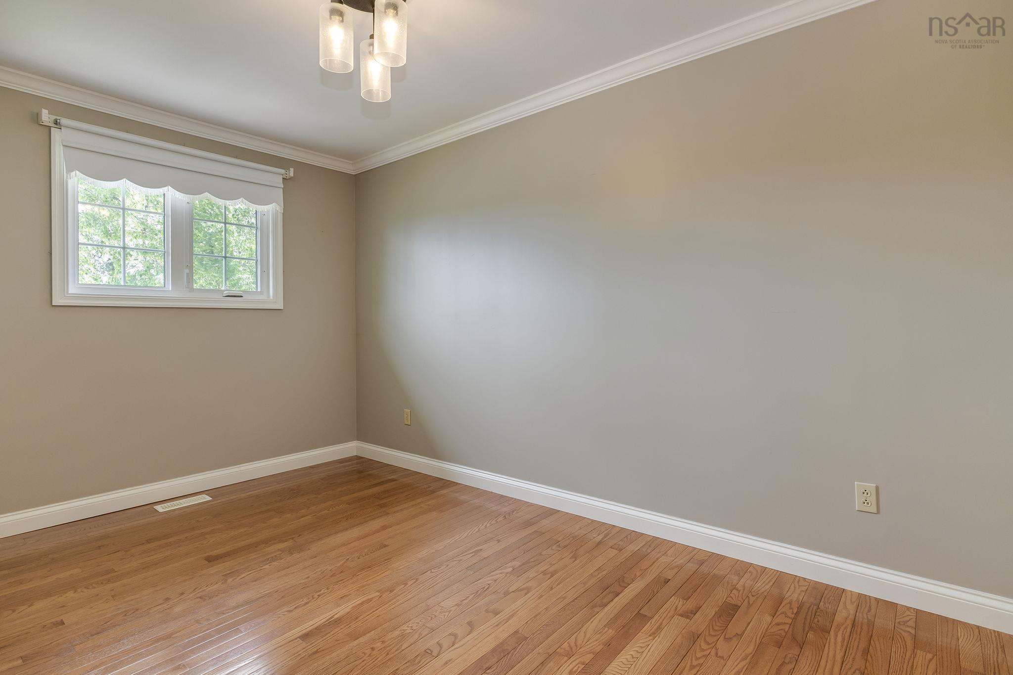 $569,000.00: 28 Eastwood Court, Forest Hills
