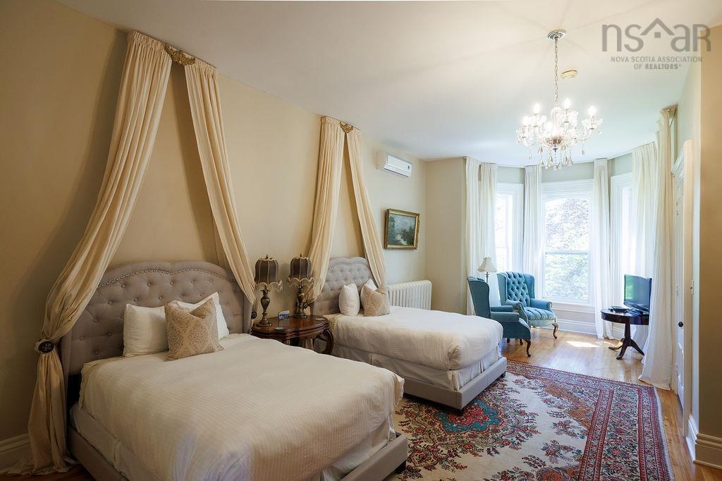 $1,998,000.00: 494 St George Street, Annapolis Royal
