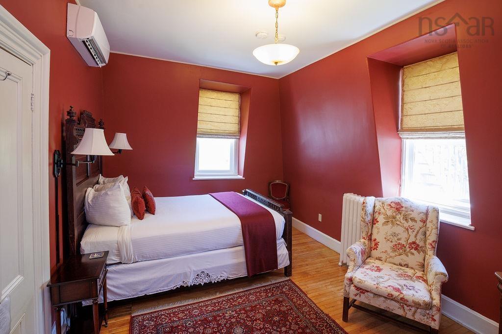 $1,998,000.00: 494 St George Street, Annapolis Royal