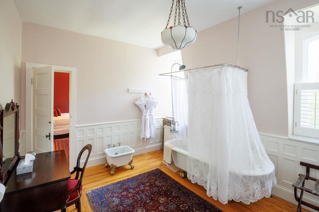 $1,998,000.00: 494 St George Street, Annapolis Royal