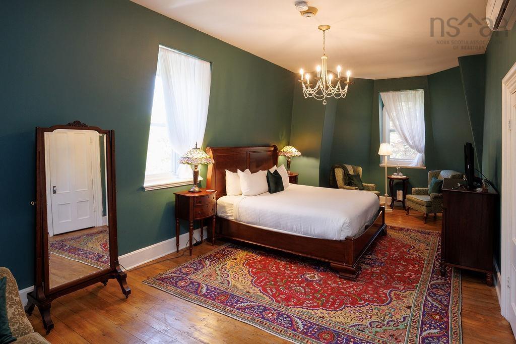 $1,998,000.00: 494 St George Street, Annapolis Royal