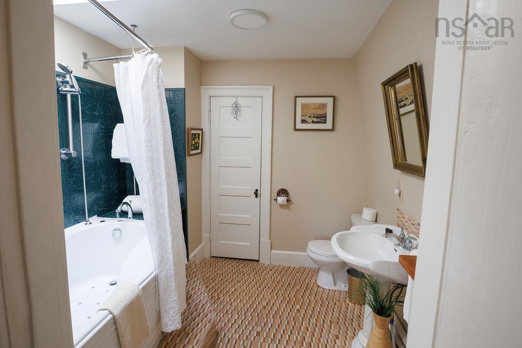 $1,998,000.00: 494 St George Street, Annapolis Royal